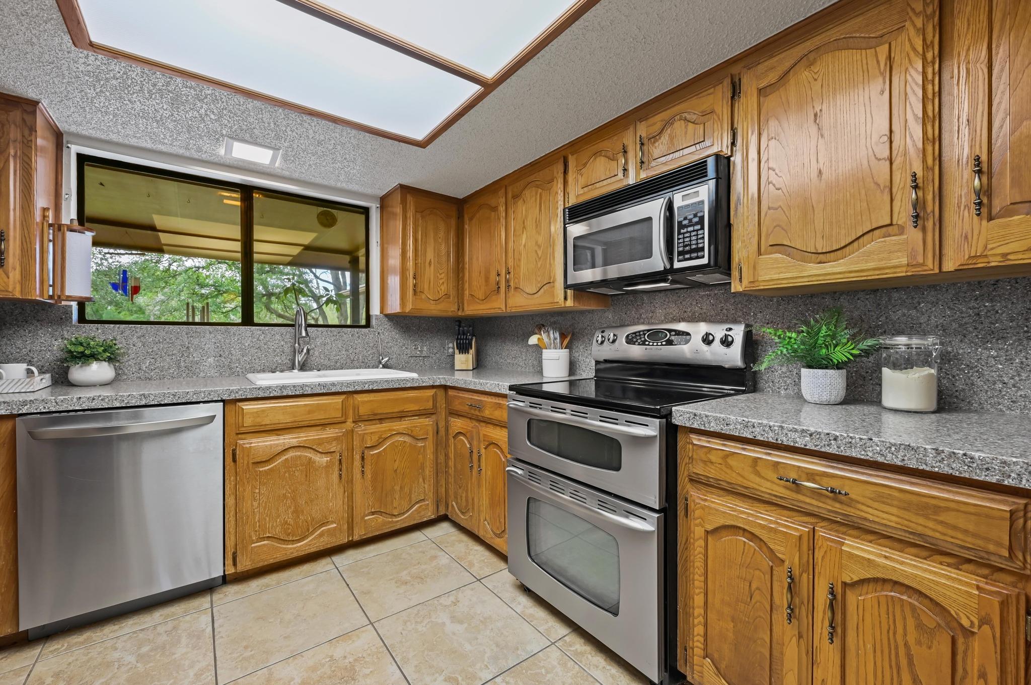 300 W Sequoia Spur, Georgetown, TX 78628