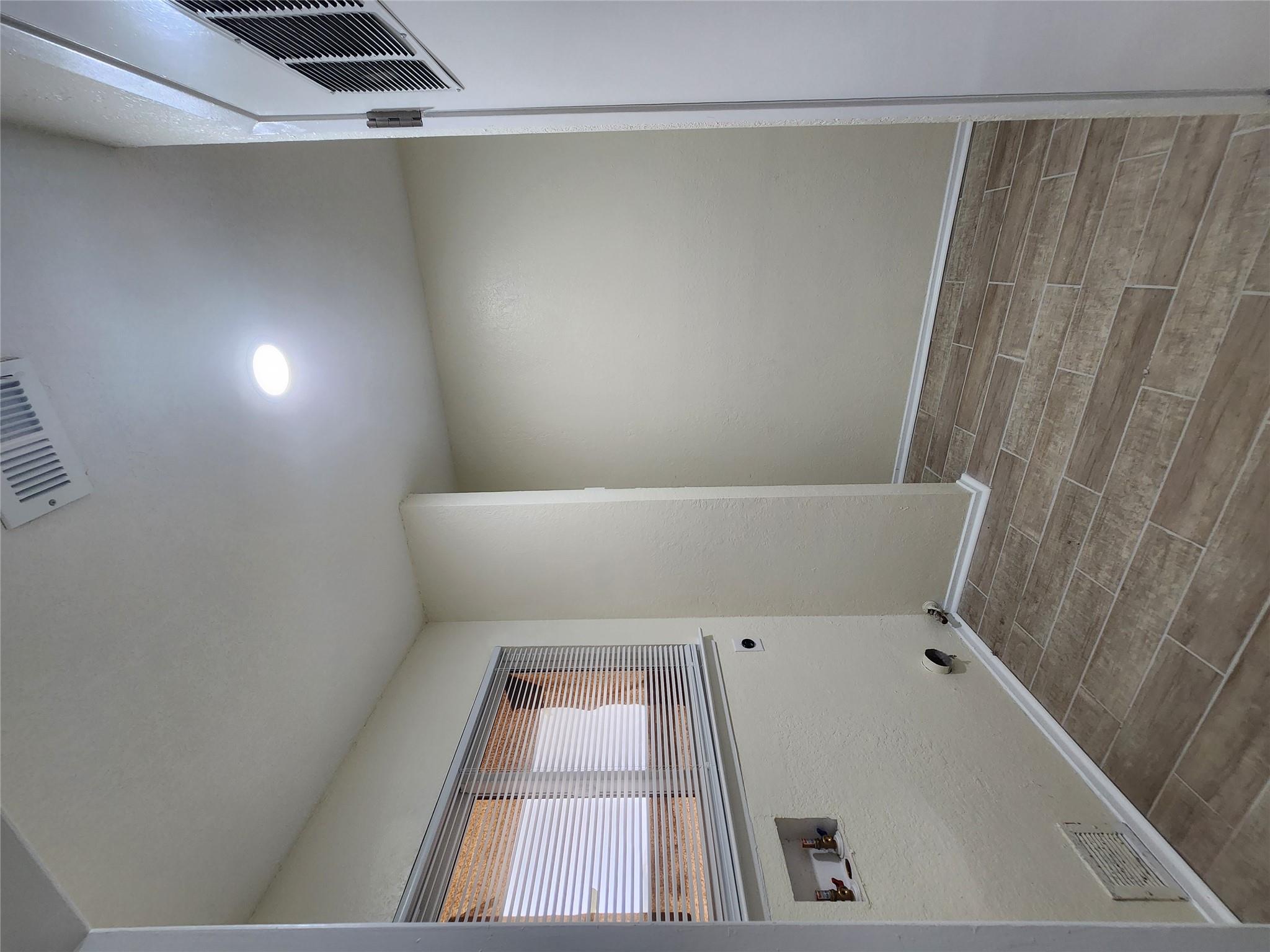 2107 Old West Pl # B, Round Rock, TX 78681