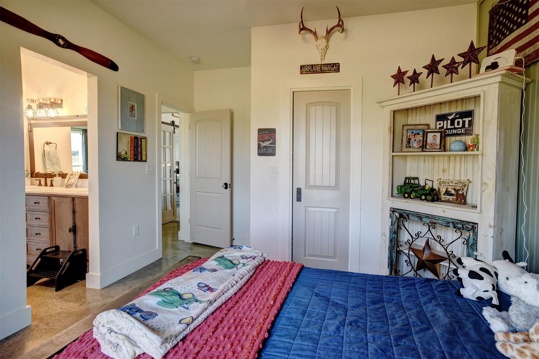 3553 Hunt Ln, Waelder, TX 78959