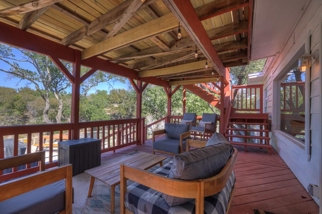 901 Glenn Dr, Canyon Lake, TX 78133