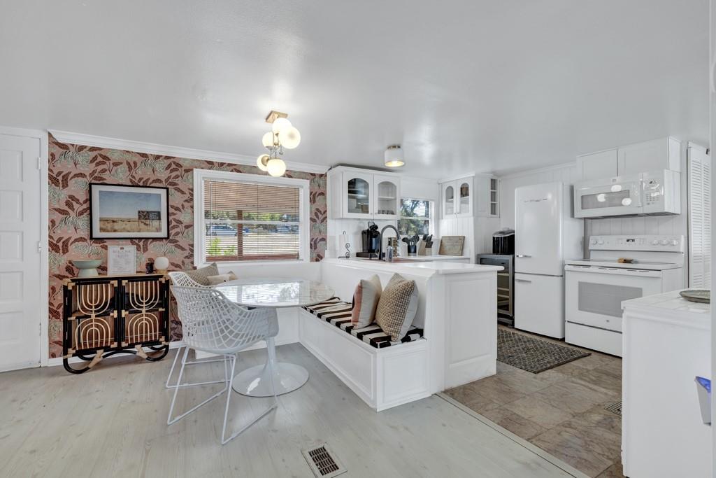 901 Glenn Dr, Canyon Lake, TX 78133