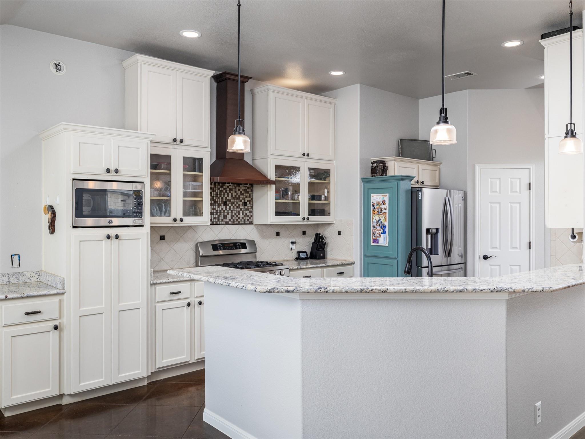 208 S Buffalo Pass, Georgetown, TX 78633