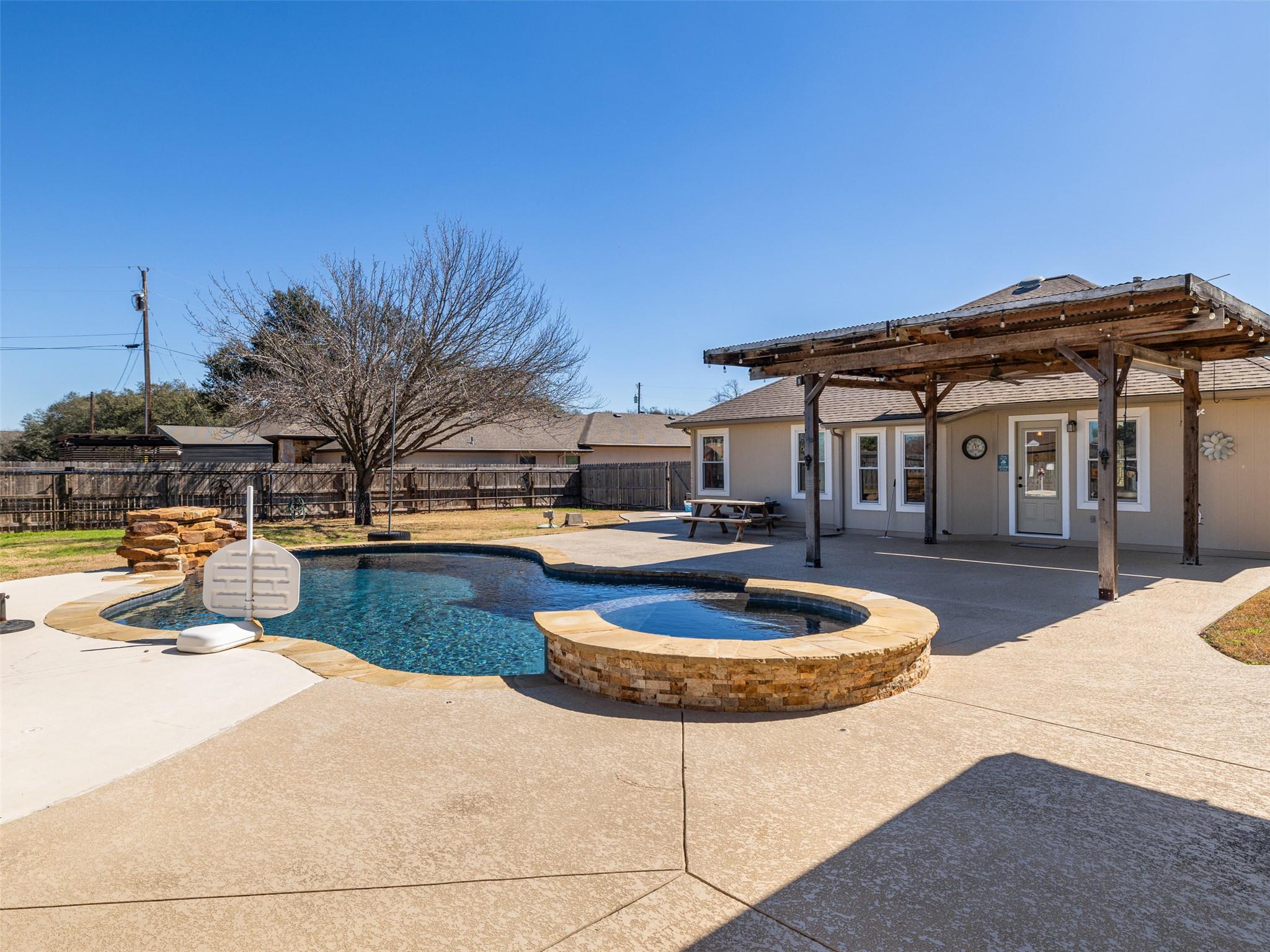 208 S Buffalo Pass, Georgetown, TX 78633