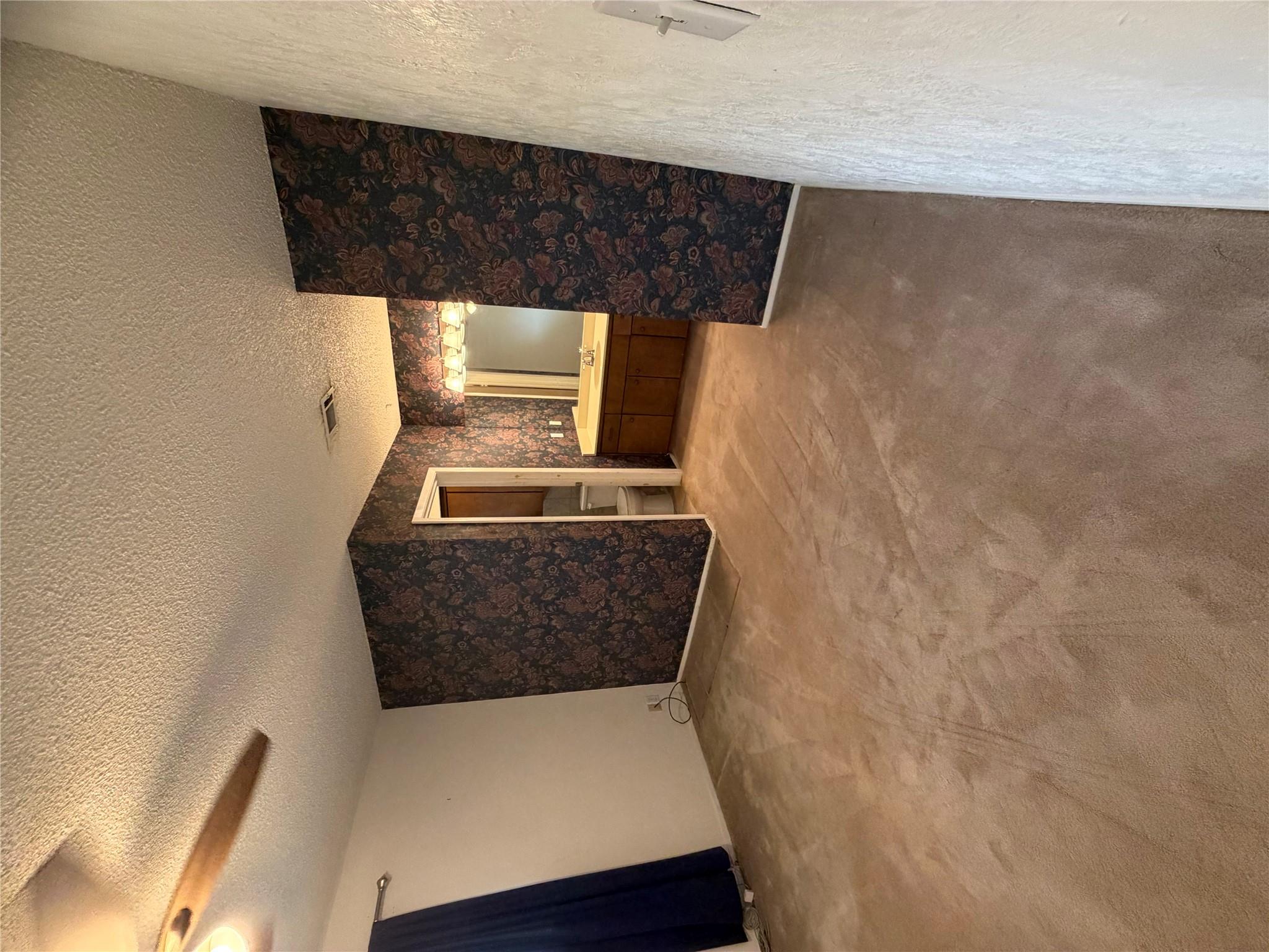 911 Cripple Creek Dr, Austin, TX 78758