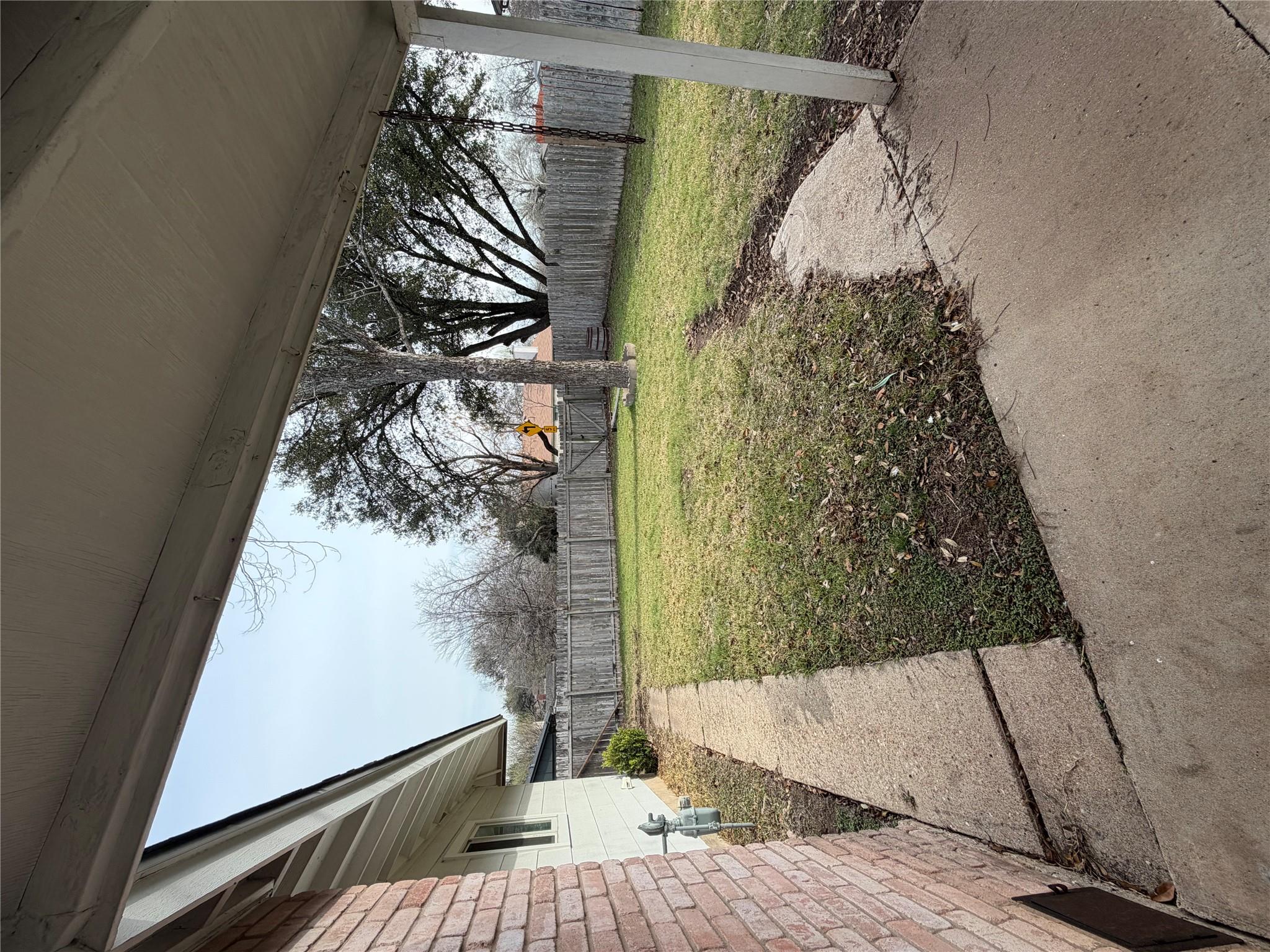 911 Cripple Creek Dr, Austin, TX 78758