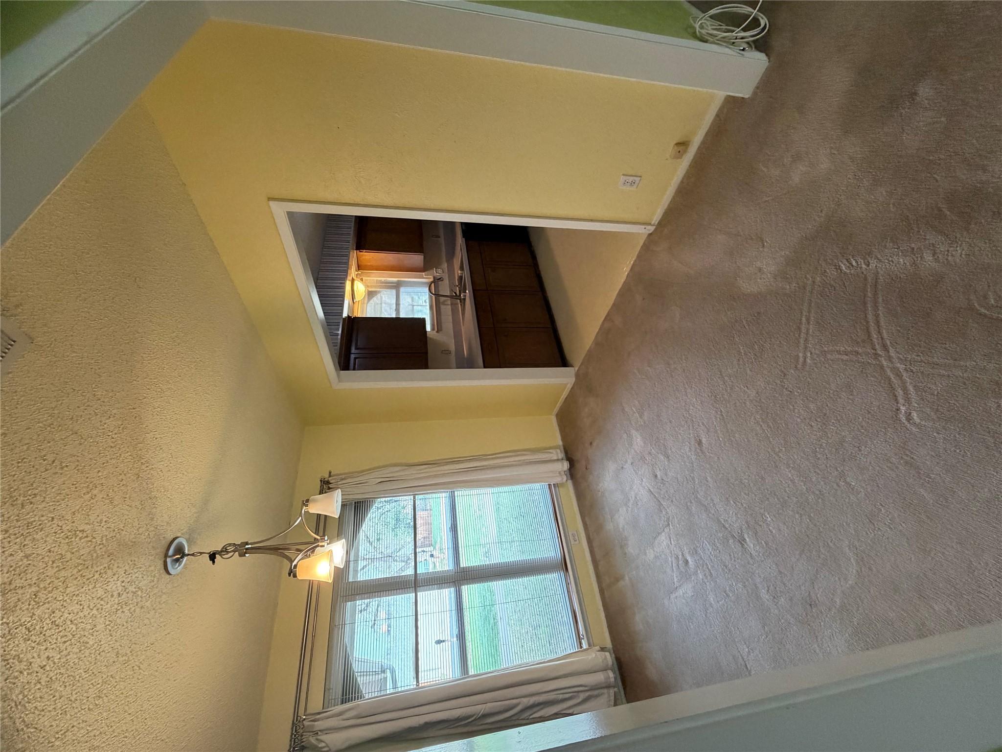 911 Cripple Creek Dr, Austin, TX 78758