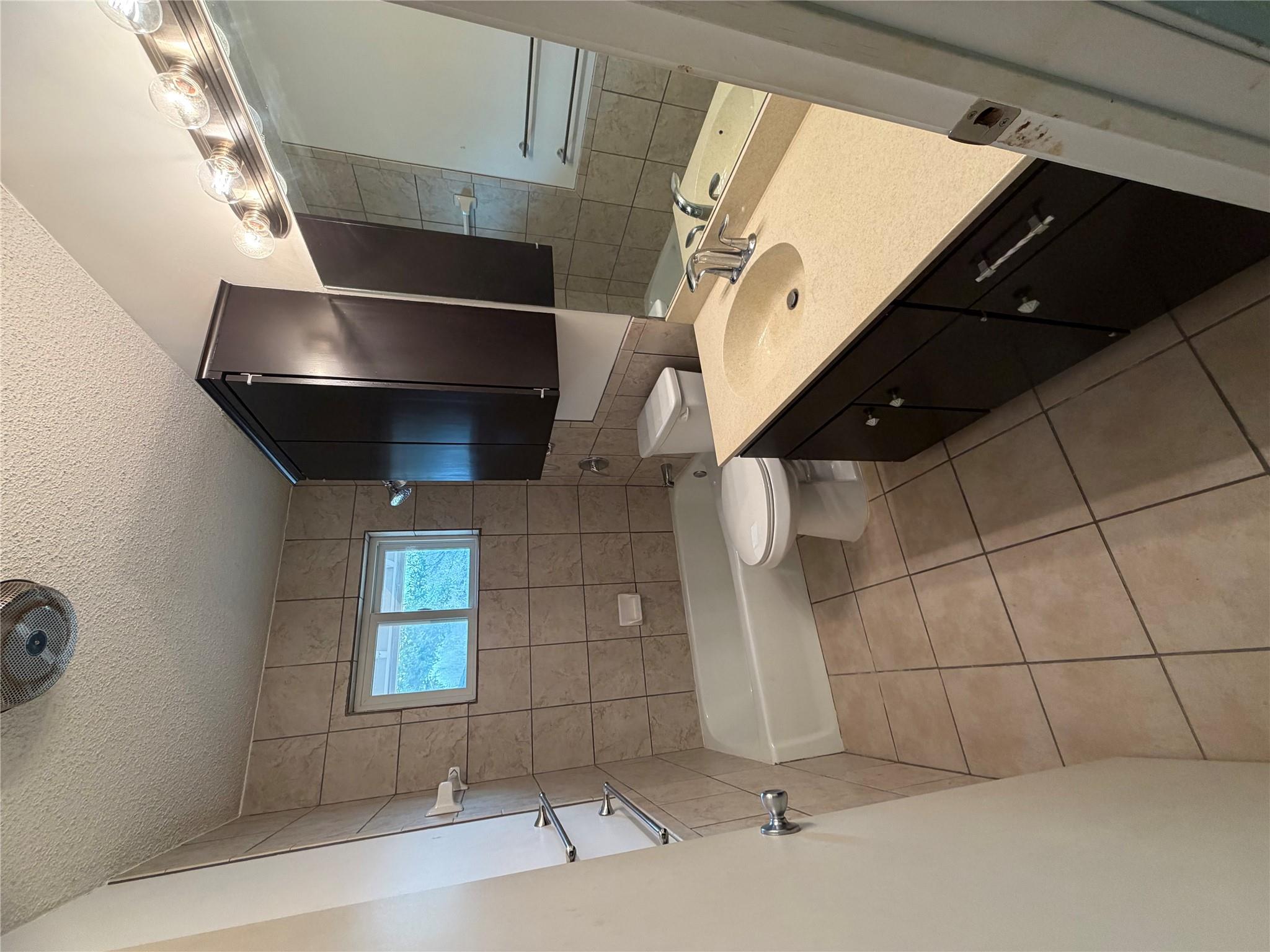 911 Cripple Creek Dr, Austin, TX 78758