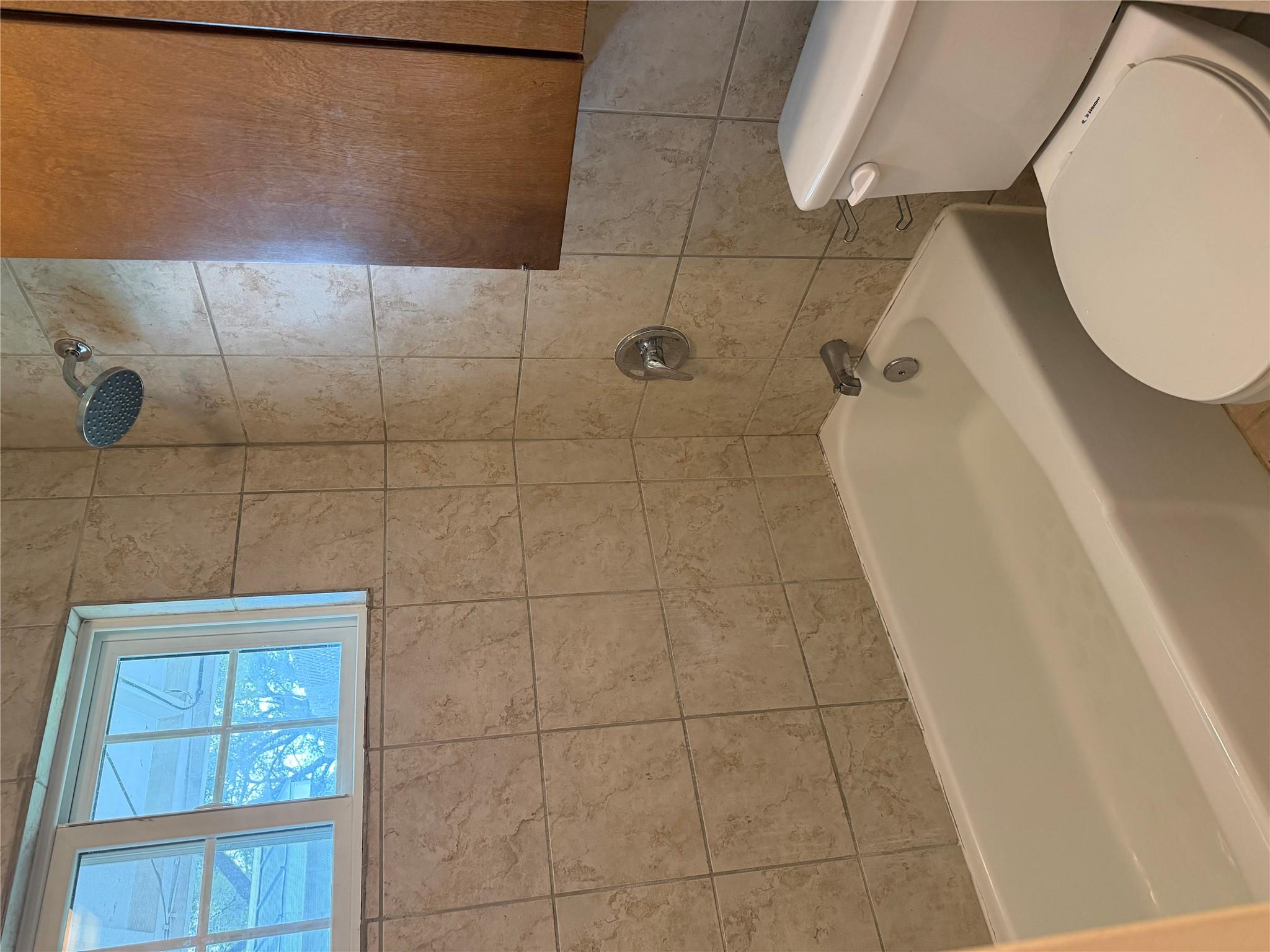 911 Cripple Creek Dr, Austin, TX 78758