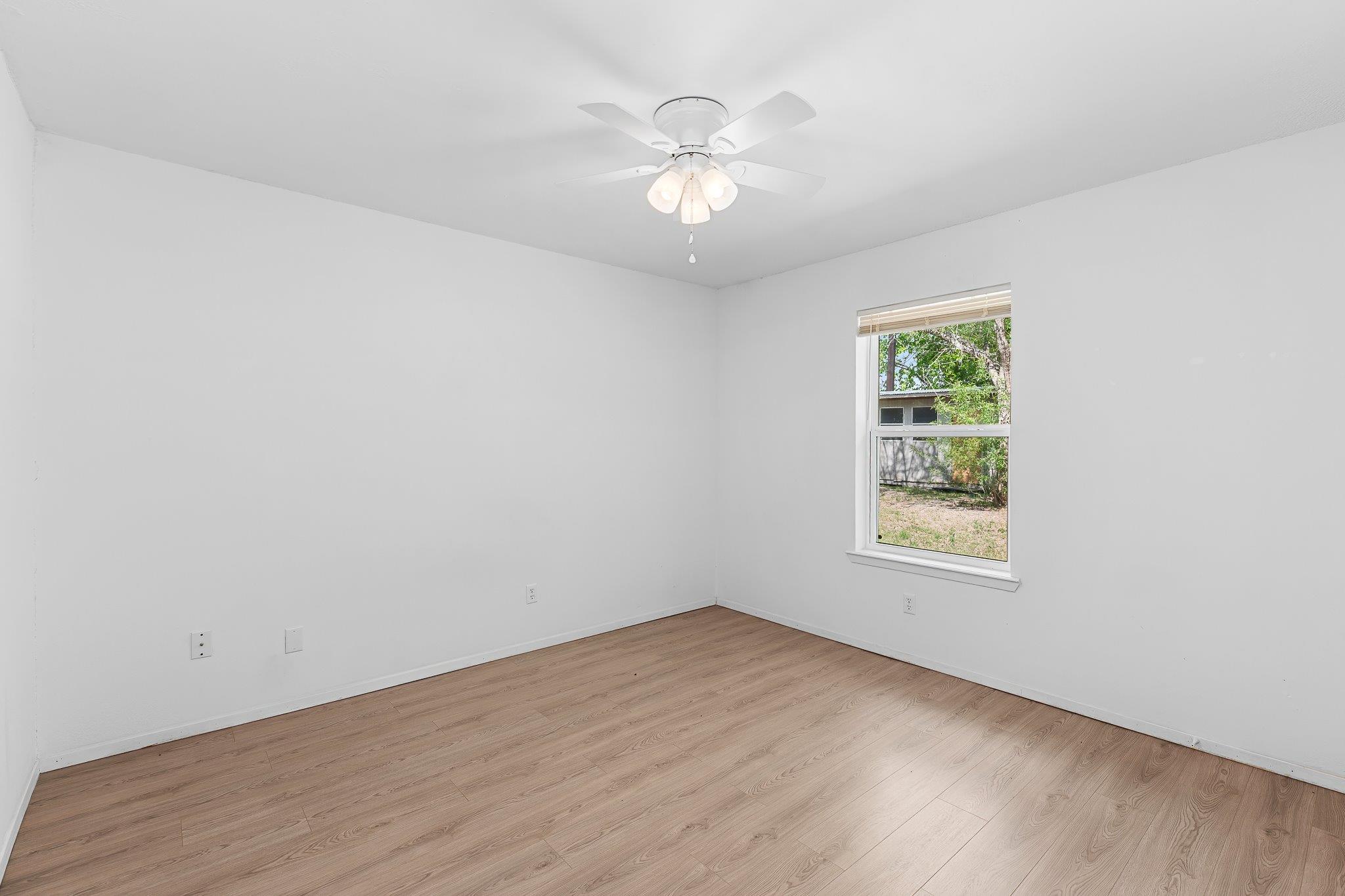 1311 Monte Vista Dr, Lockhart, TX 78644