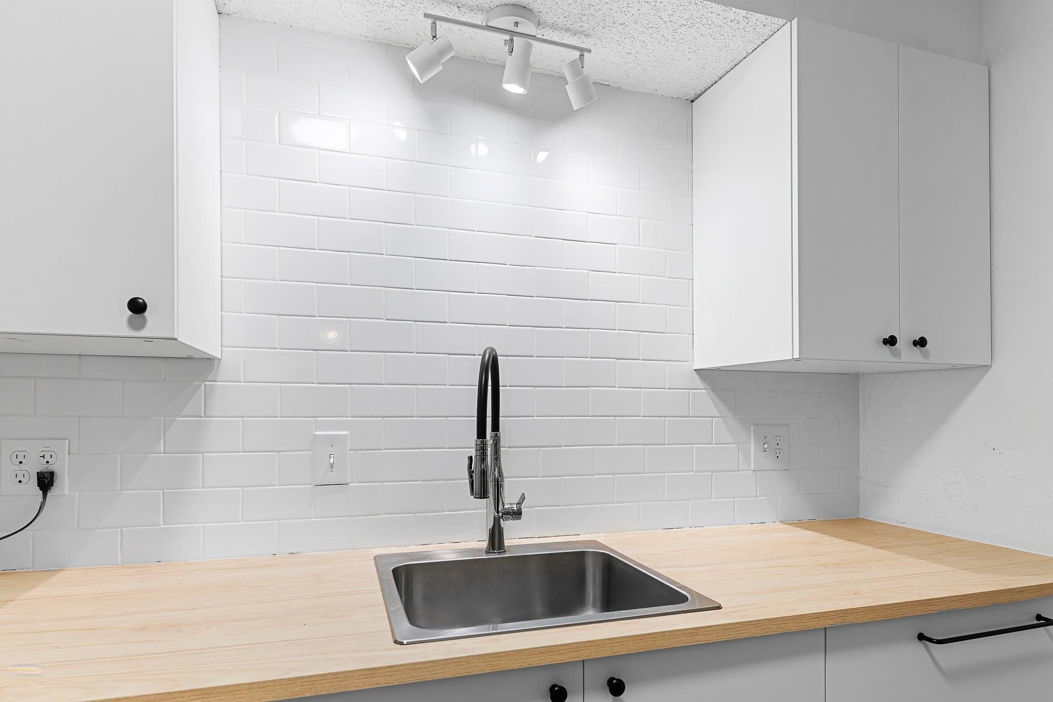 1311 Monte Vista Dr, Lockhart, TX 78644