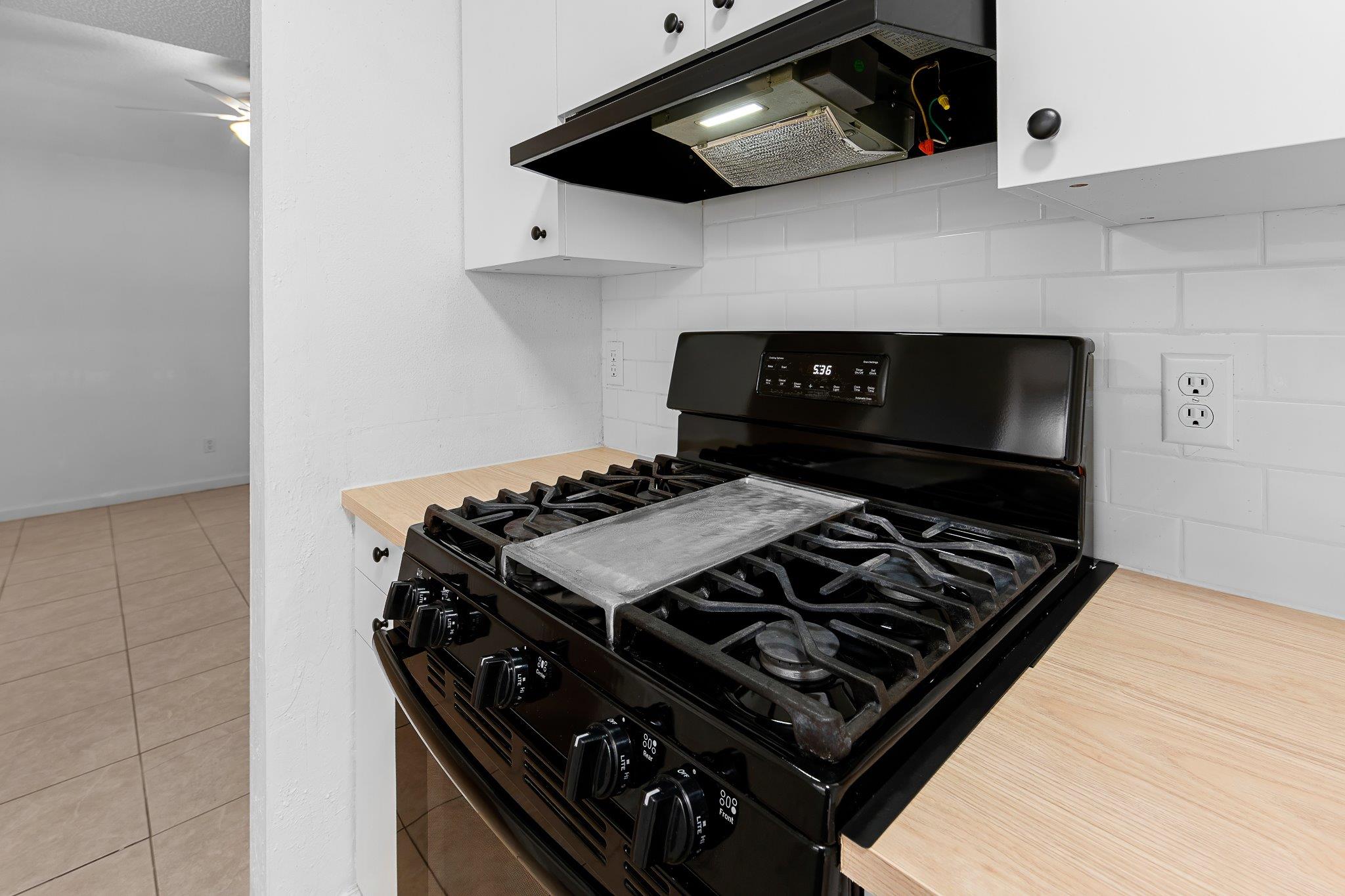 1311 Monte Vista Dr, Lockhart, TX 78644