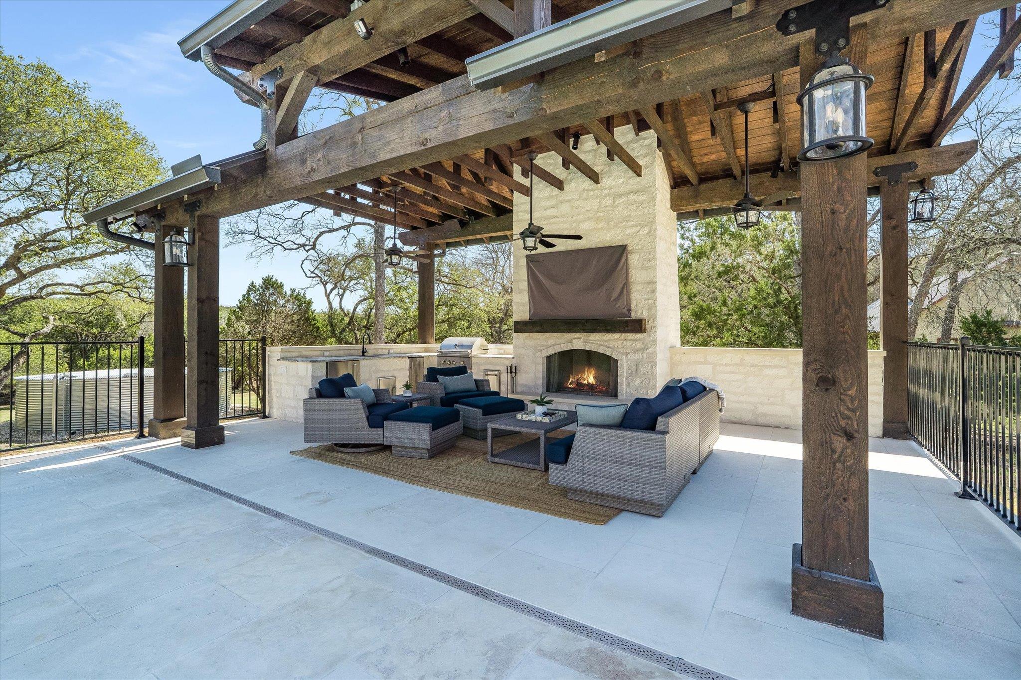 312 Rancho Grande Dr, Wimberley, TX 78676