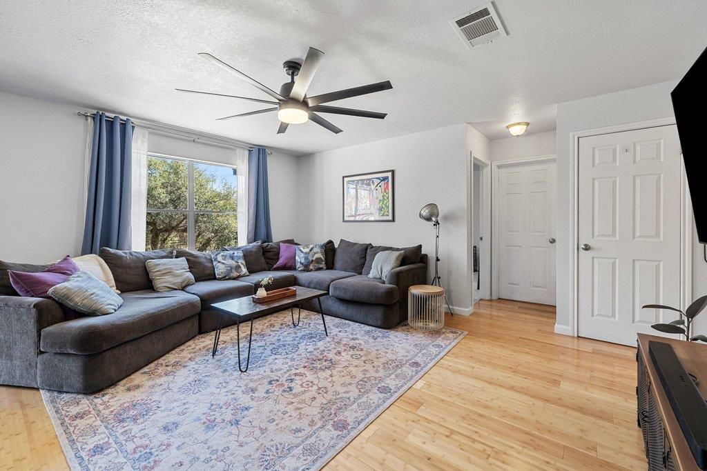 2002 E Gann Hill Dr, Cedar Park, TX 78613