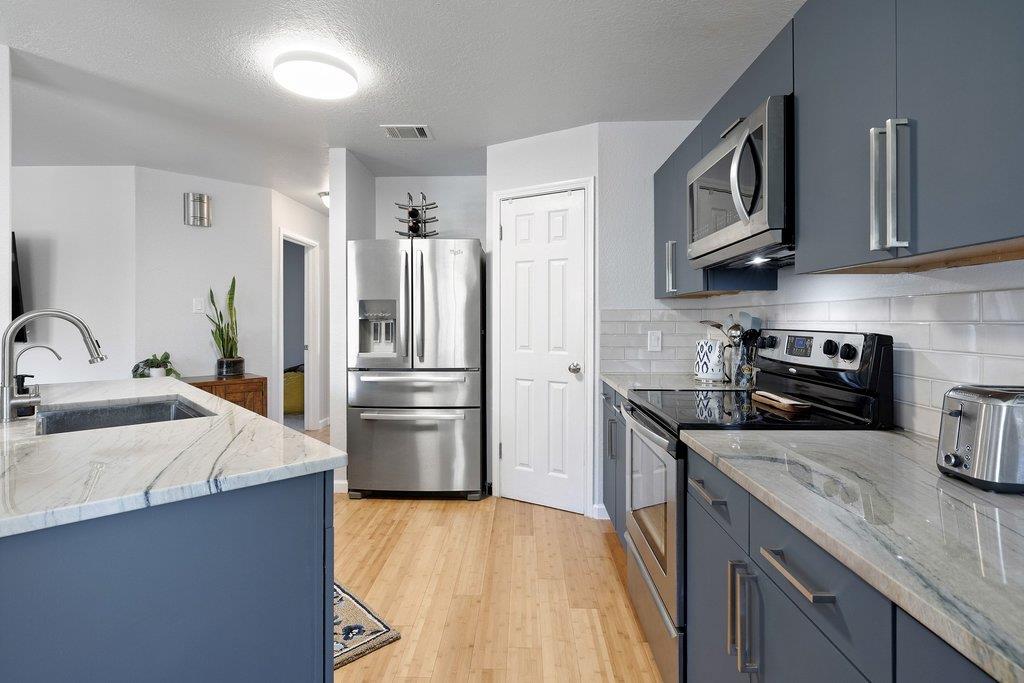 2002 E Gann Hill Dr, Cedar Park, TX 78613