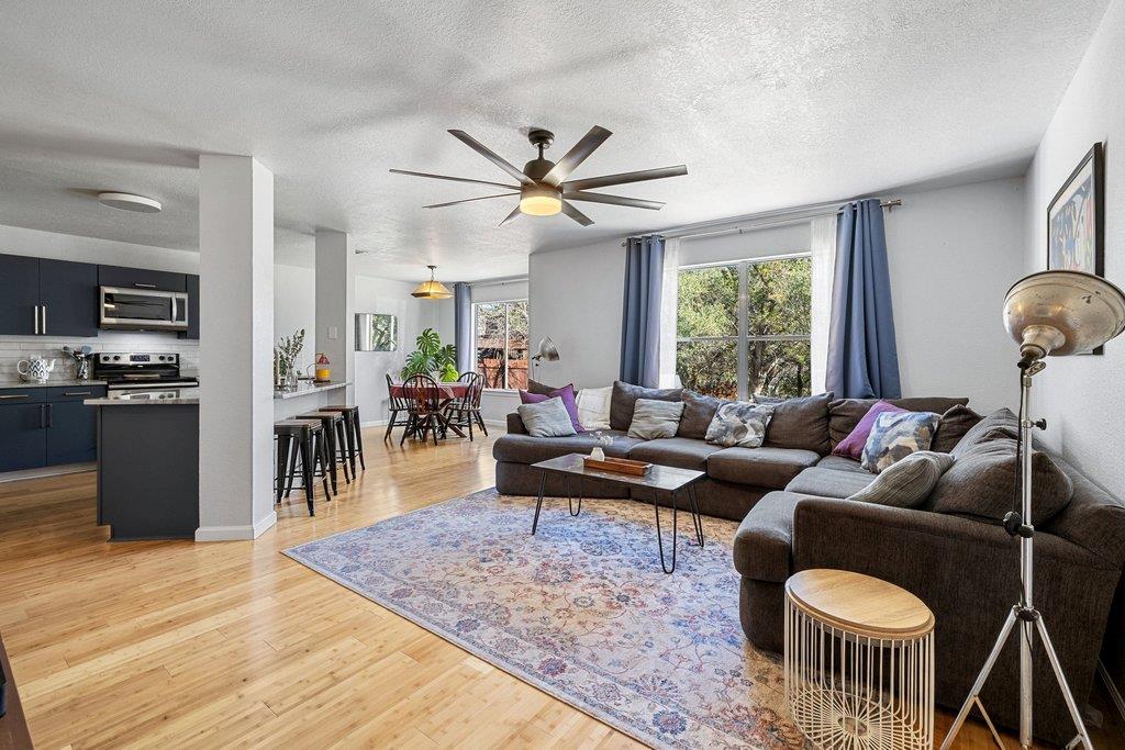 2002 E Gann Hill Dr, Cedar Park, TX 78613