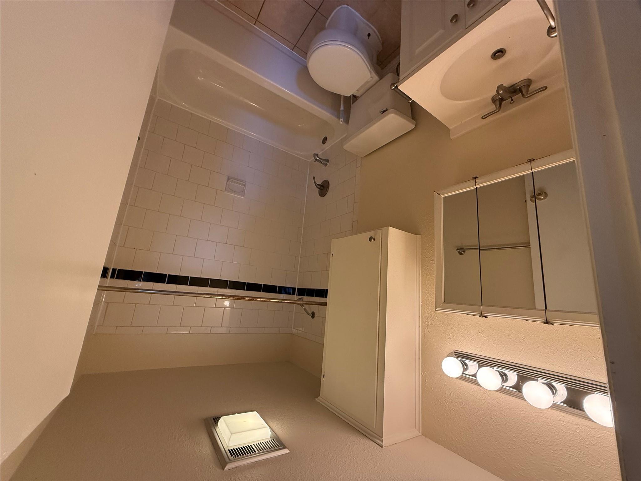 4701 Red River St # 301, Austin, TX 78751