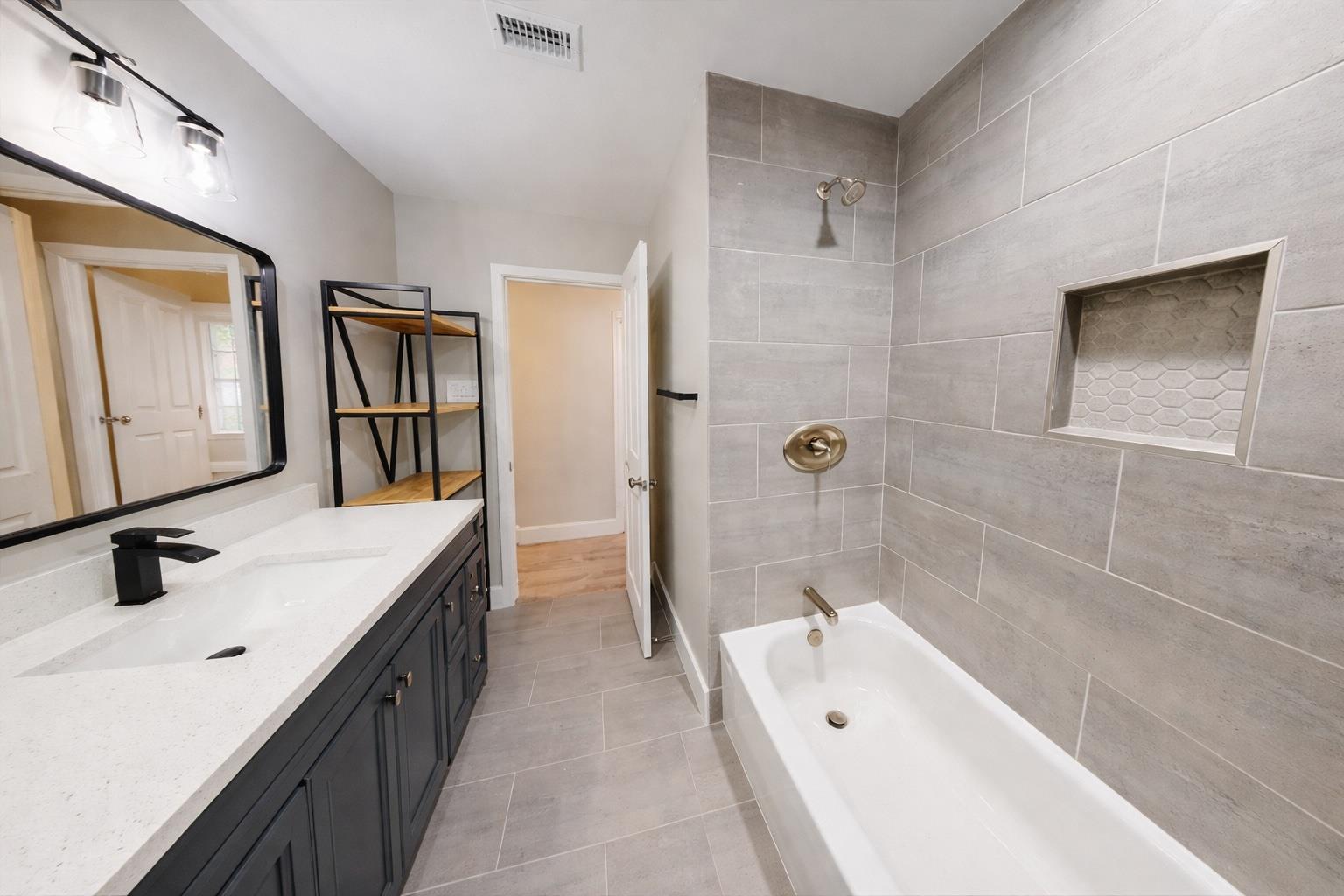 8700 Parkfield Dr, Austin, TX 78758