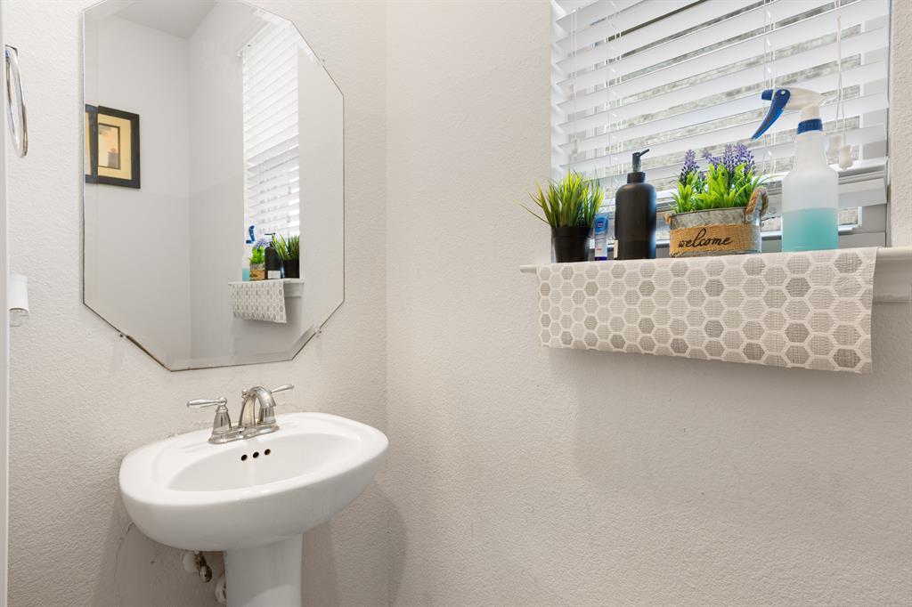 11813 Sandy Lodge Ct, Manor, TX 78653