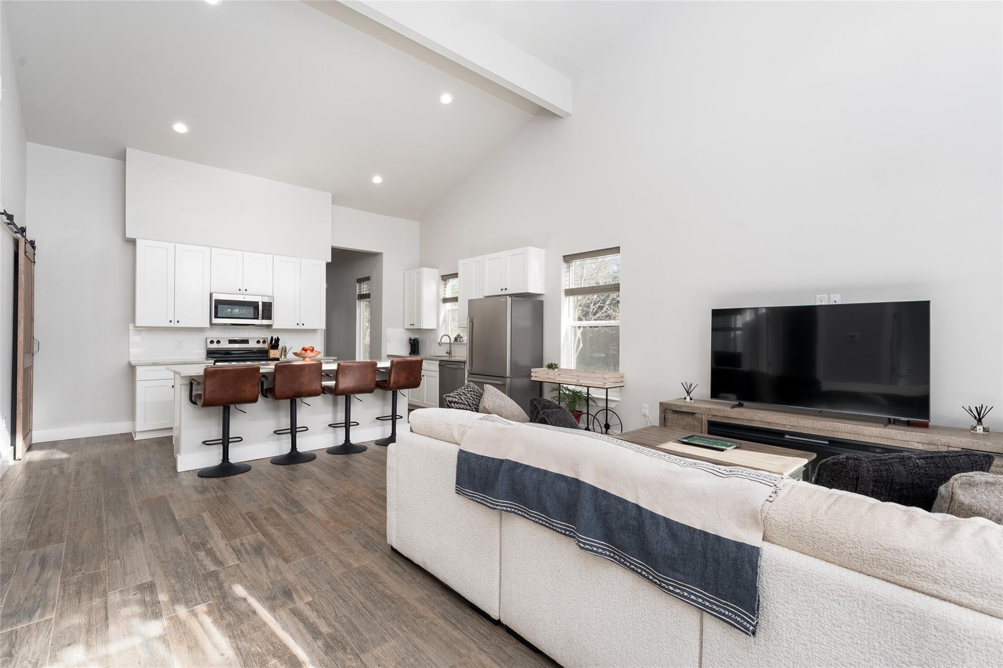 48 Wood Glen Dr, Wimberley, TX 78676