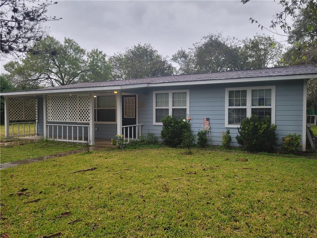 609 Cottonwood St # A, Lockhart, TX 78644