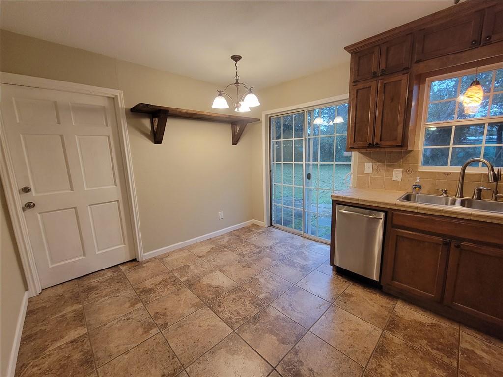 609 Cottonwood St # A, Lockhart, TX 78644