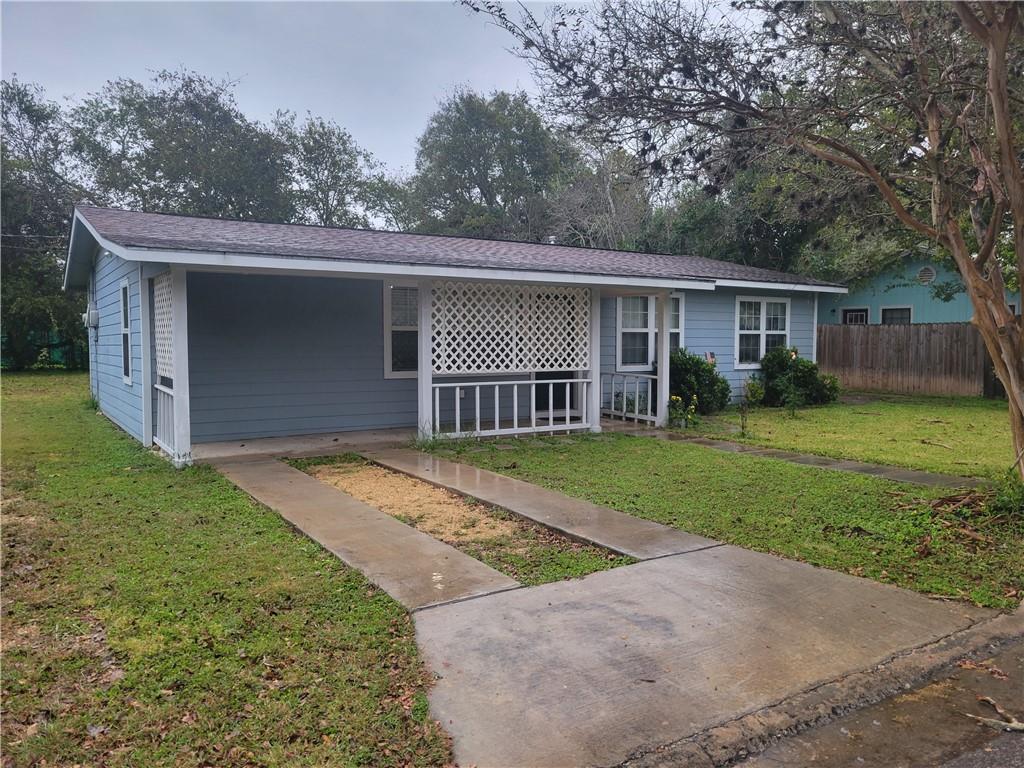 609 Cottonwood St # A, Lockhart, TX 78644