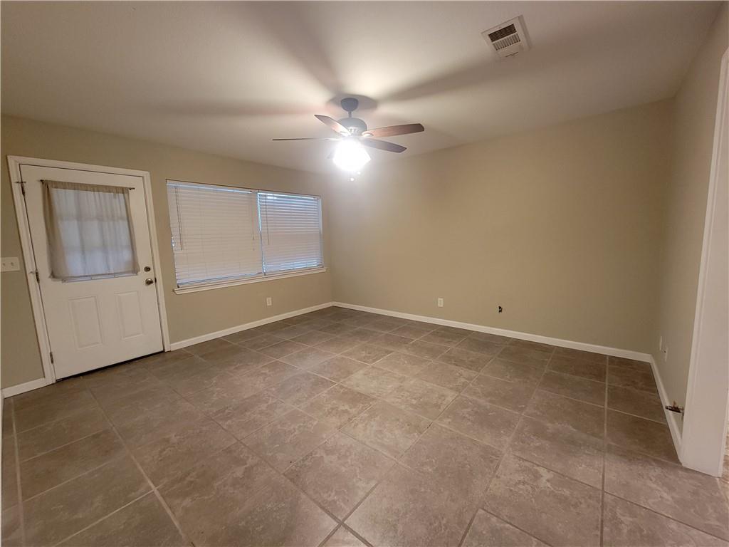 609 Cottonwood St # A, Lockhart, TX 78644