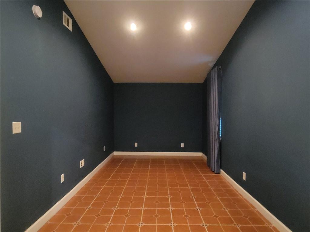 609 Cottonwood St # A, Lockhart, TX 78644