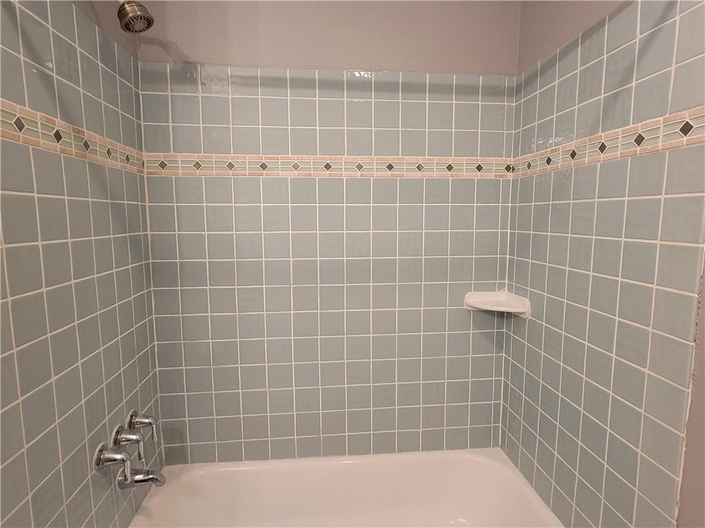 609 Cottonwood St # A, Lockhart, TX 78644