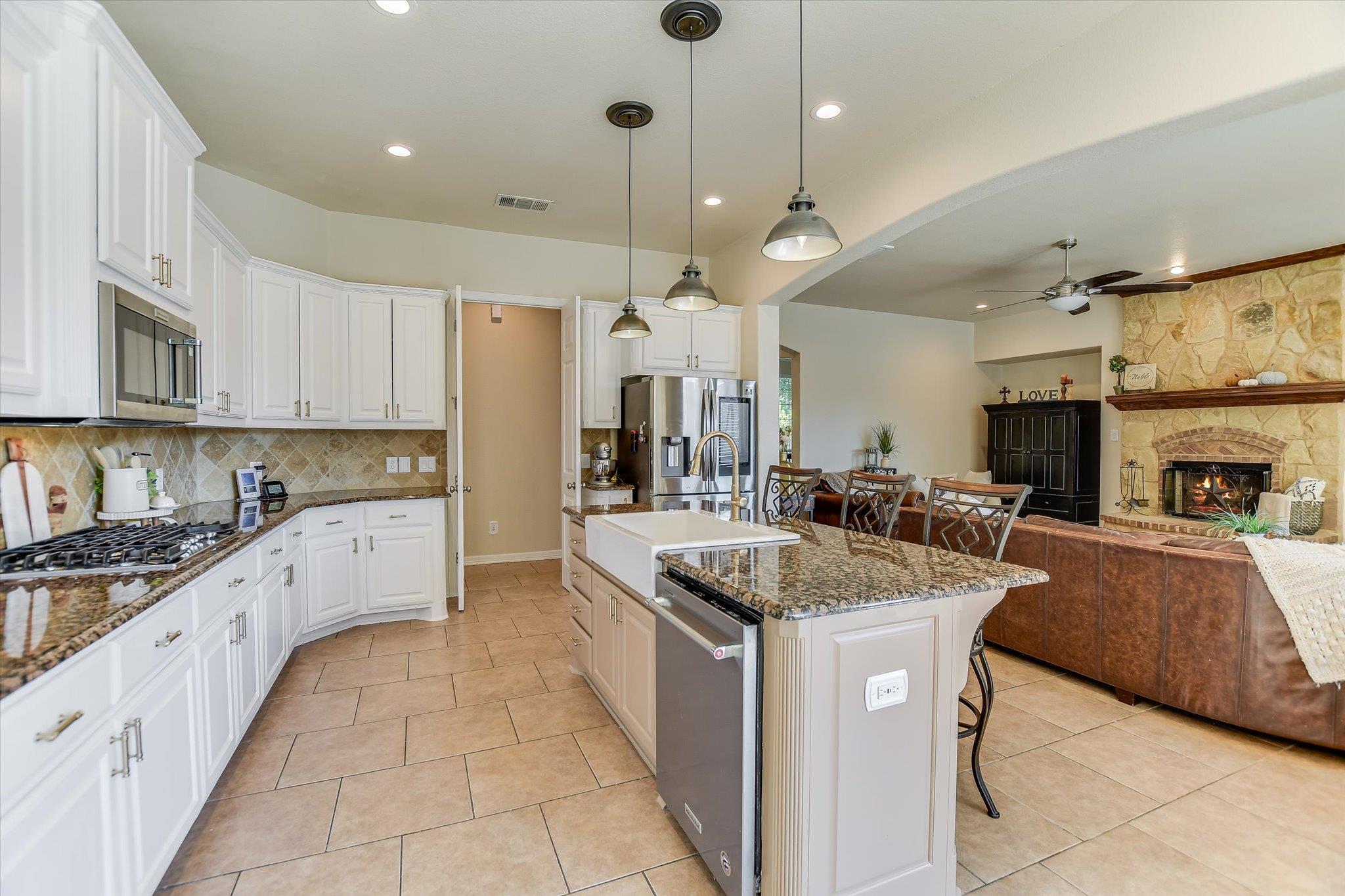 813 Folsom Cv, Round Rock, TX 78681