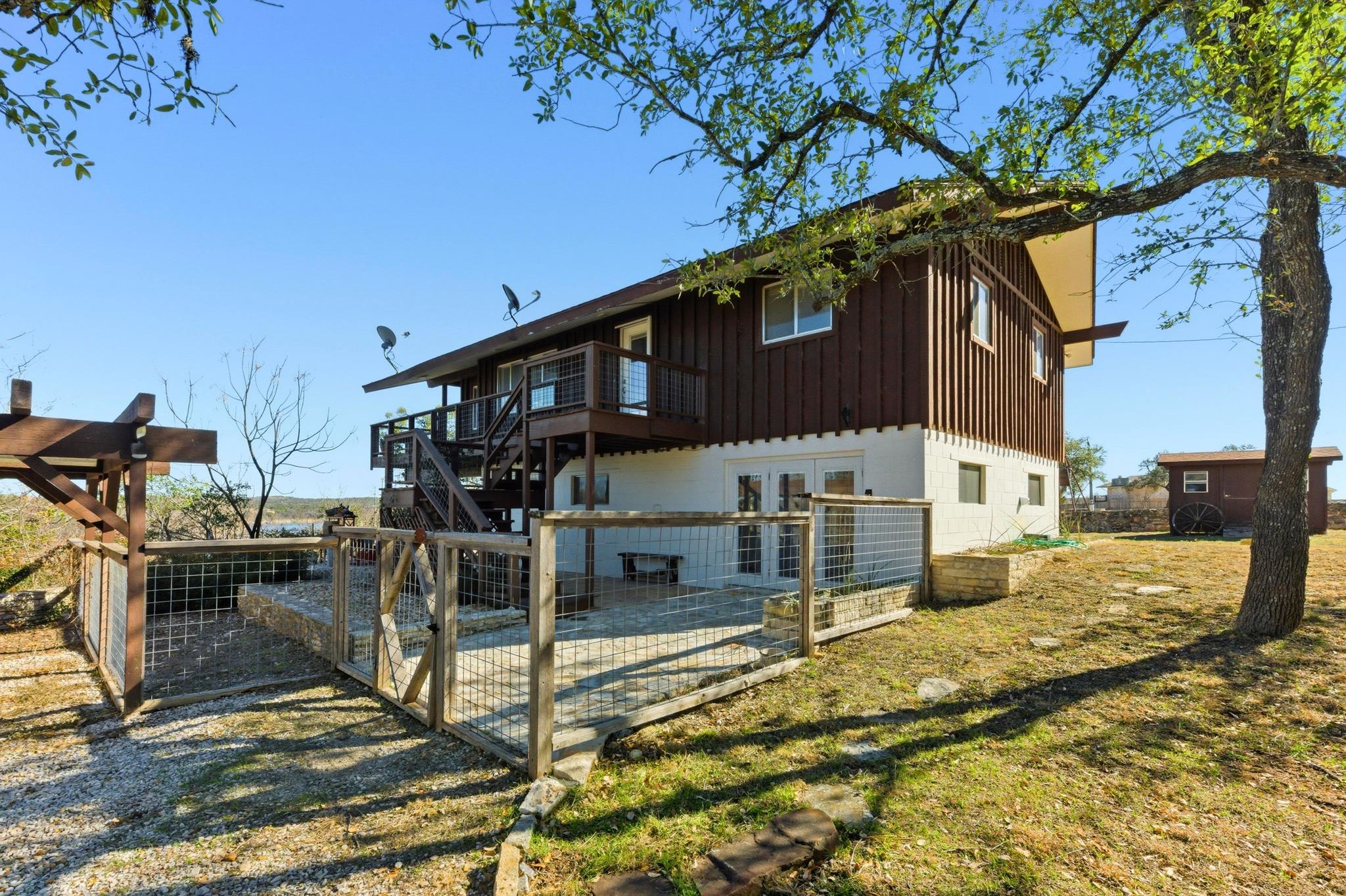 729 Nomad Dr, Spicewood, TX 78669