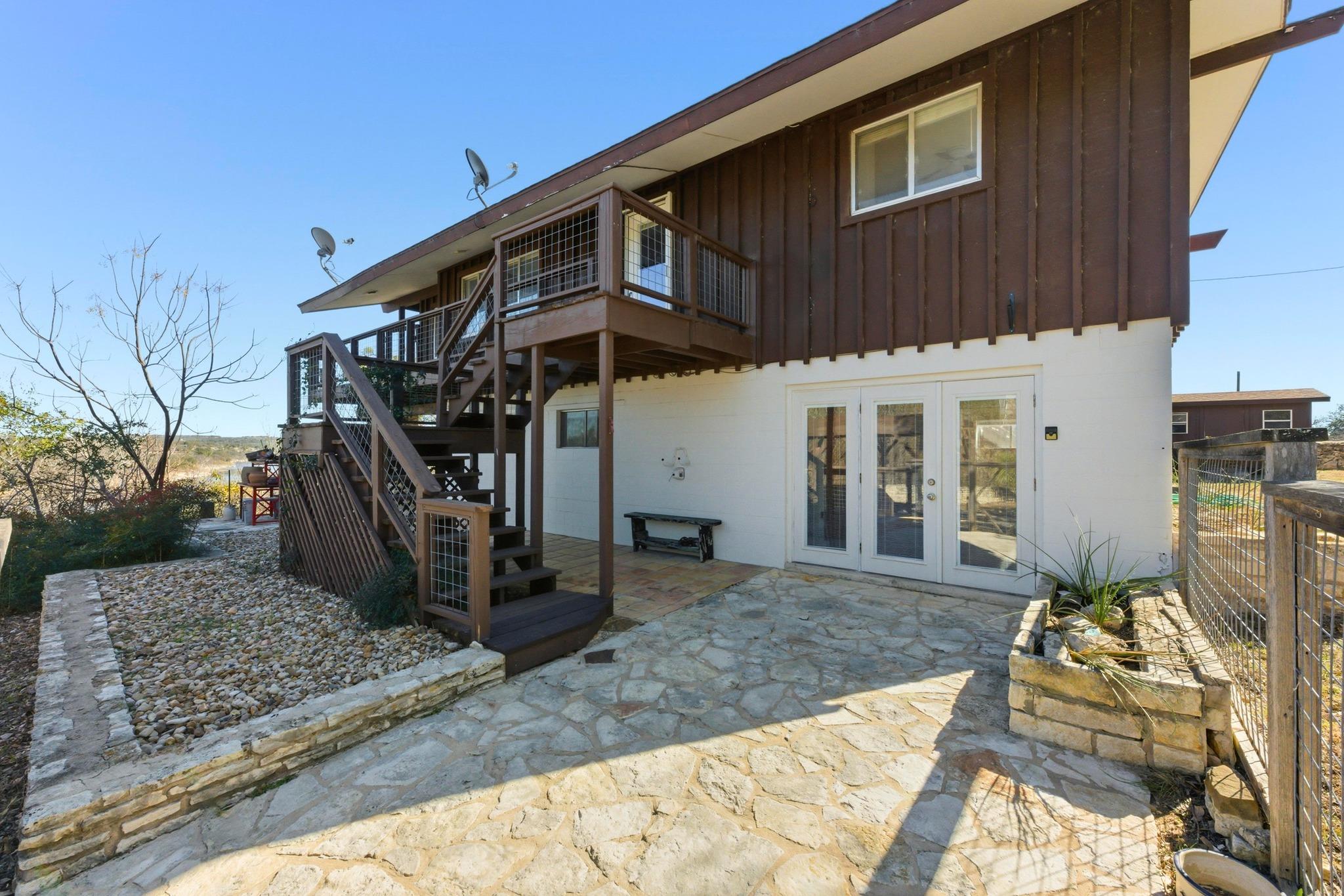 729 Nomad Dr, Spicewood, TX 78669