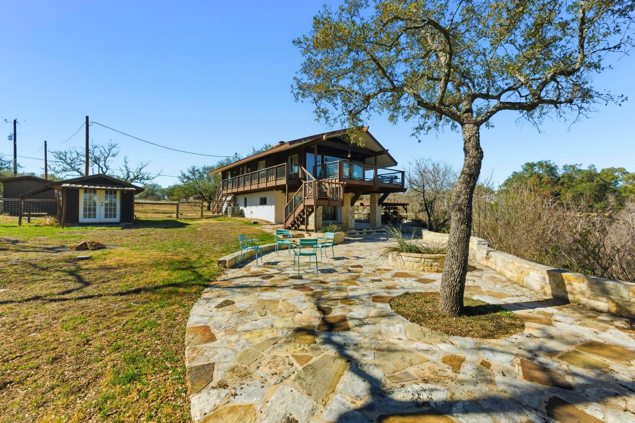 729 Nomad Dr, Spicewood, TX 78669
