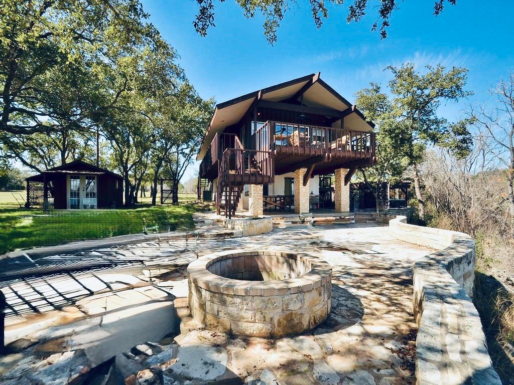 729 Nomad Dr, Spicewood, TX 78669