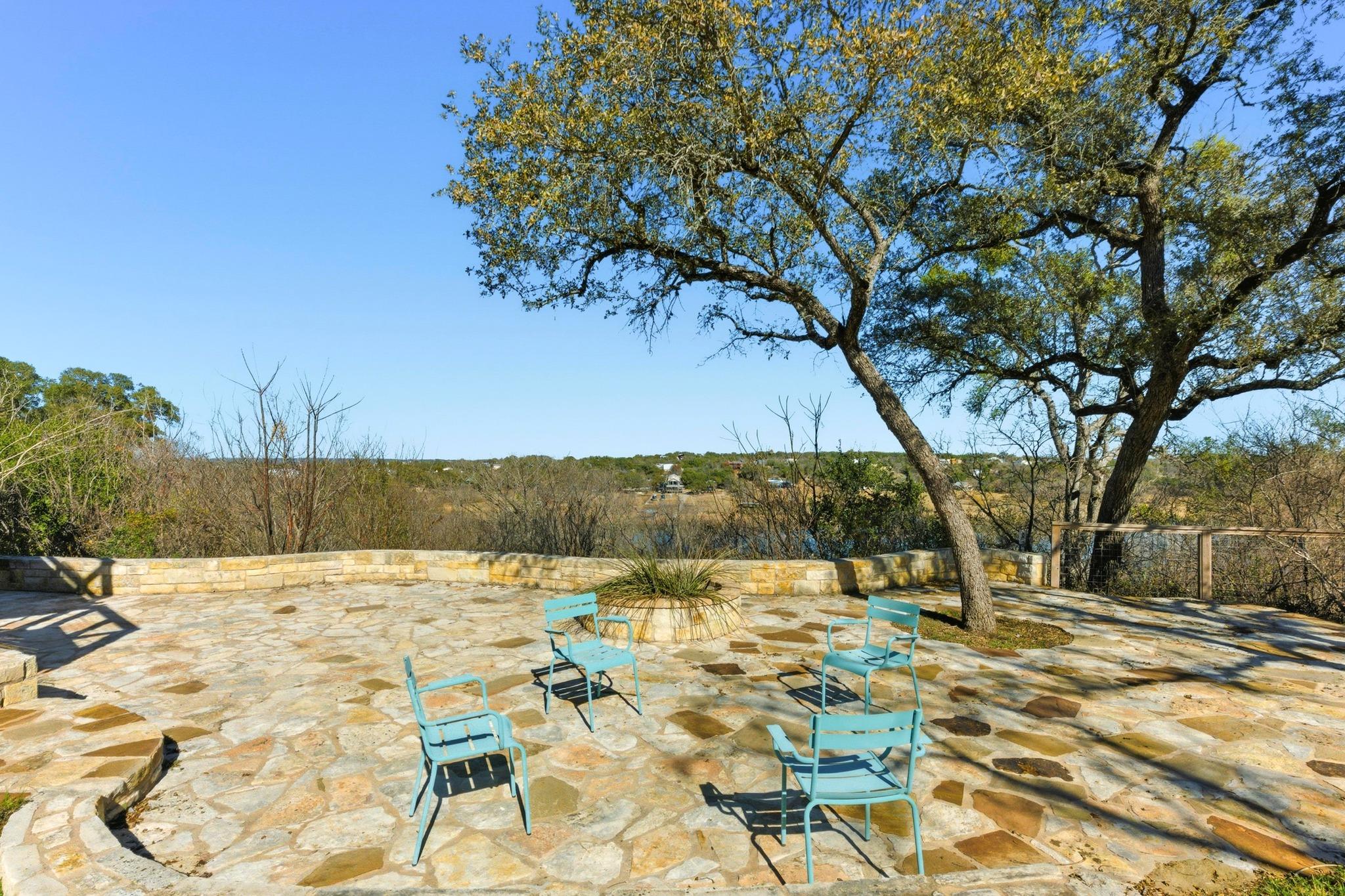 729 Nomad Dr, Spicewood, TX 78669