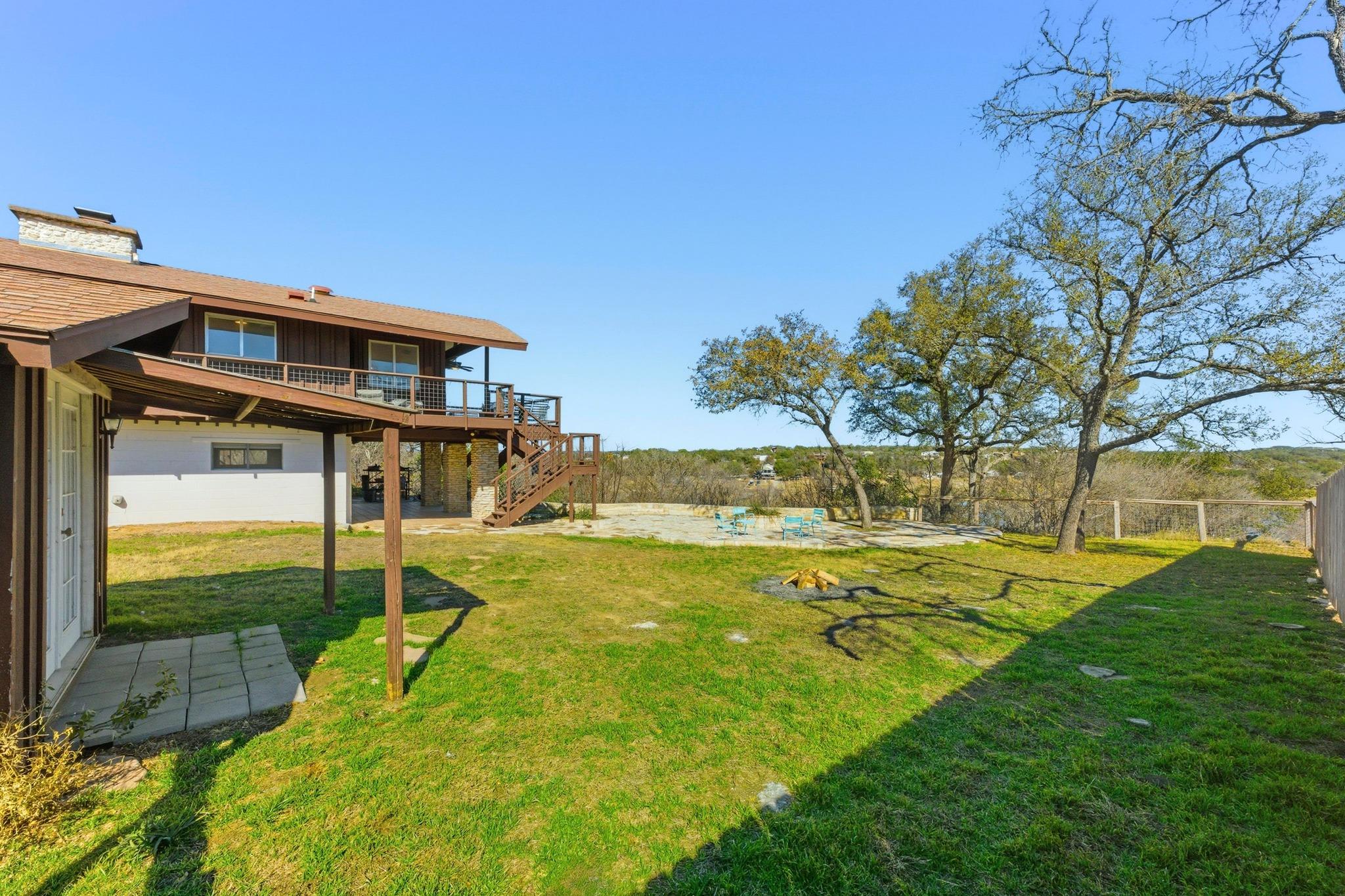 729 Nomad Dr, Spicewood, TX 78669