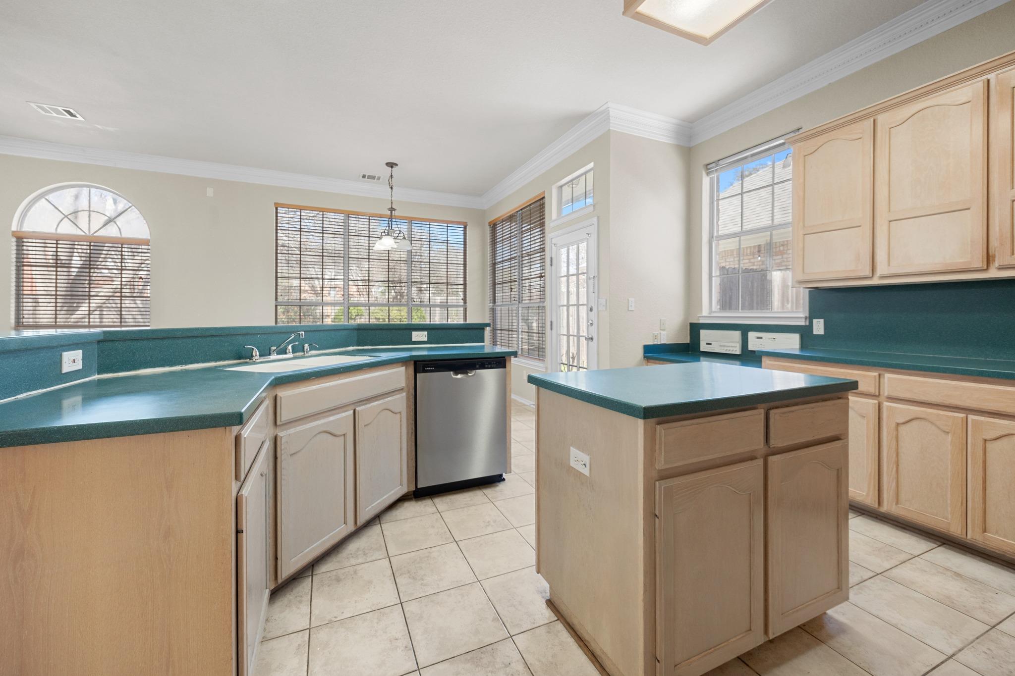 1612 Chasewood Dr, Austin, TX 78727