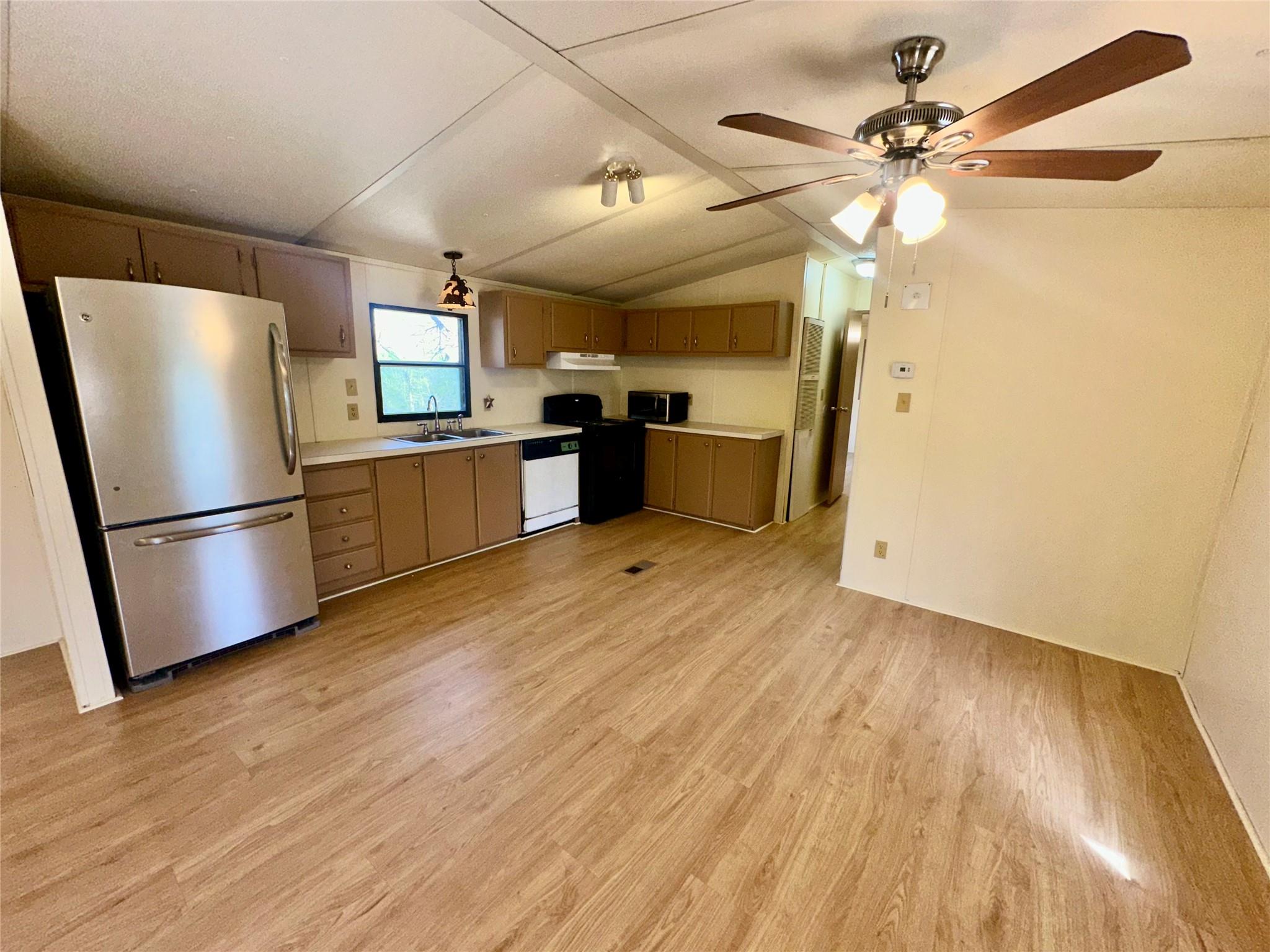 1218 Private Road 3063 Rd, Lexington, TX 78947