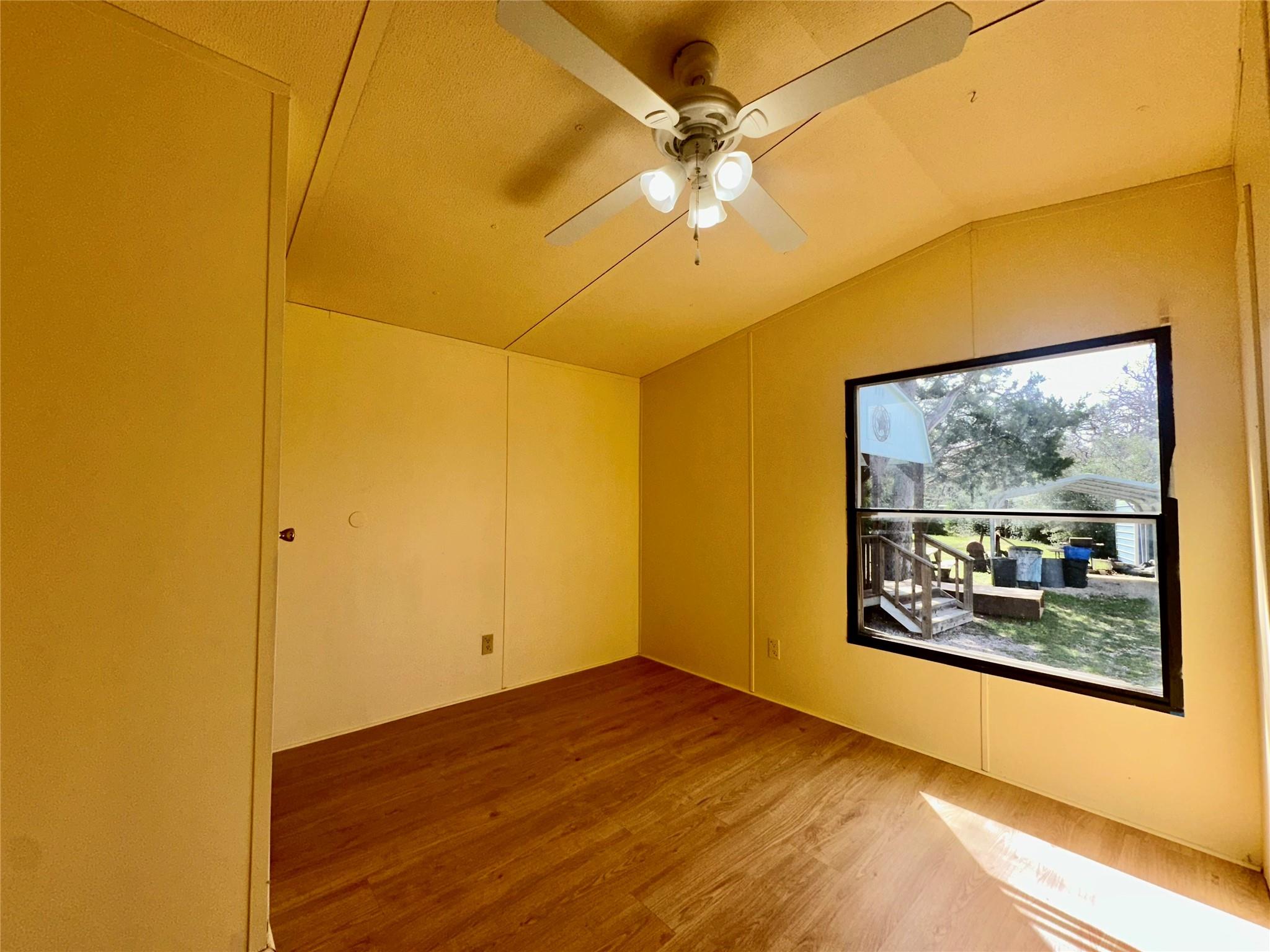 1218 Private Road 3063 Rd, Lexington, TX 78947