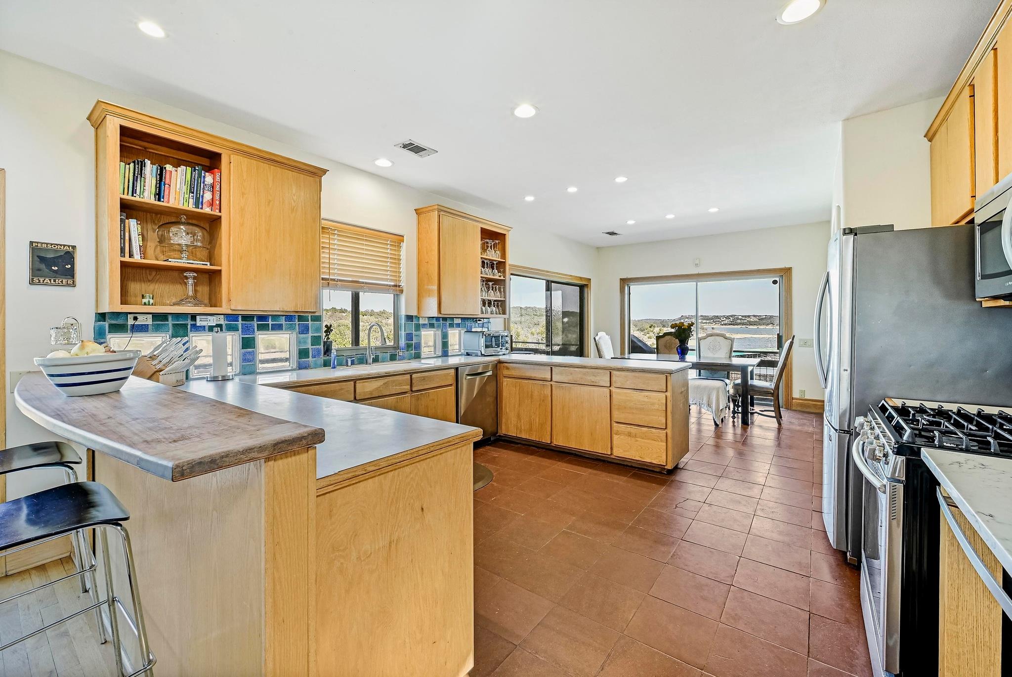 840 Windy Shores Loop, Spicewood, TX 78669