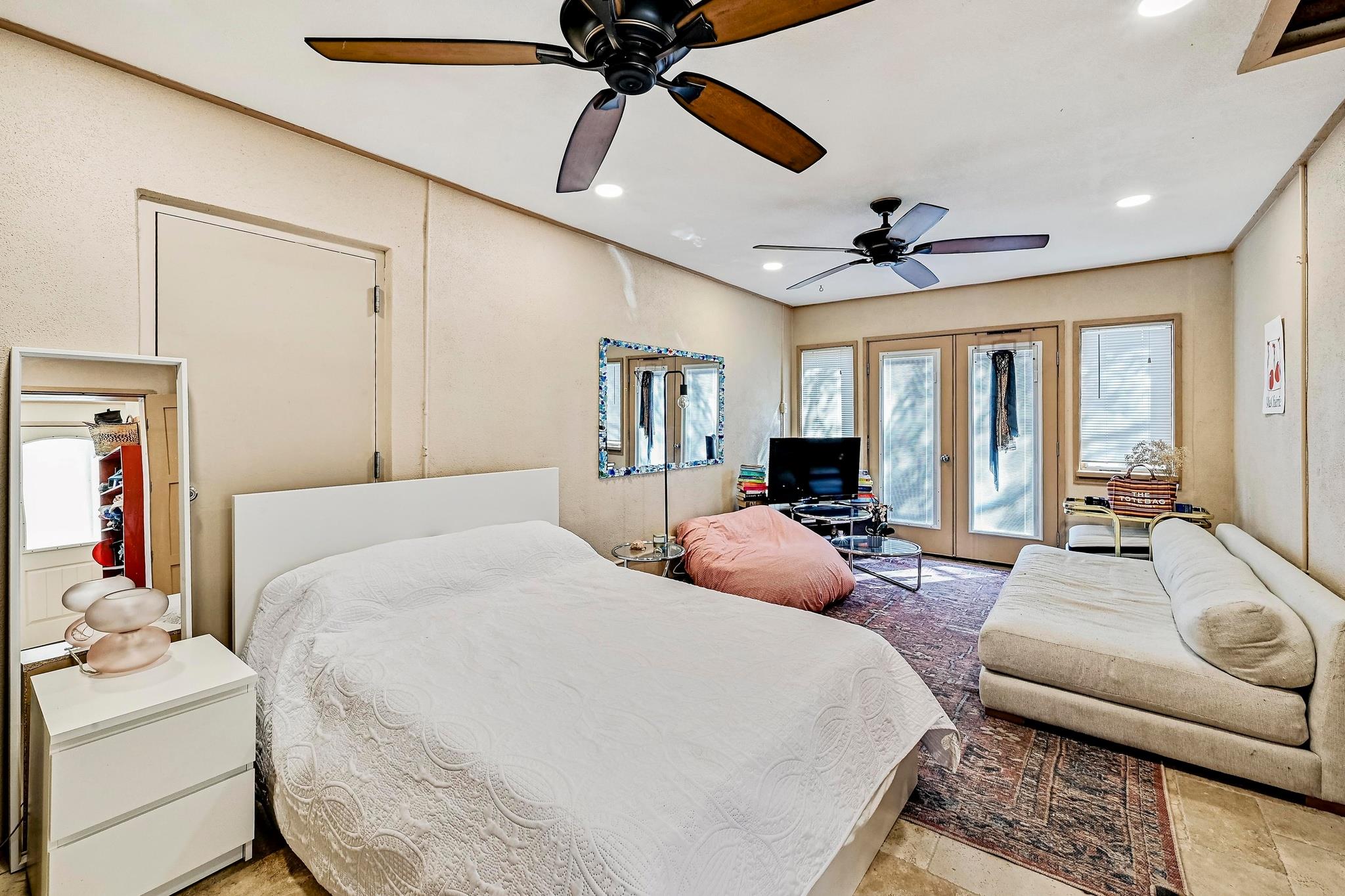 840 Windy Shores Loop, Spicewood, TX 78669