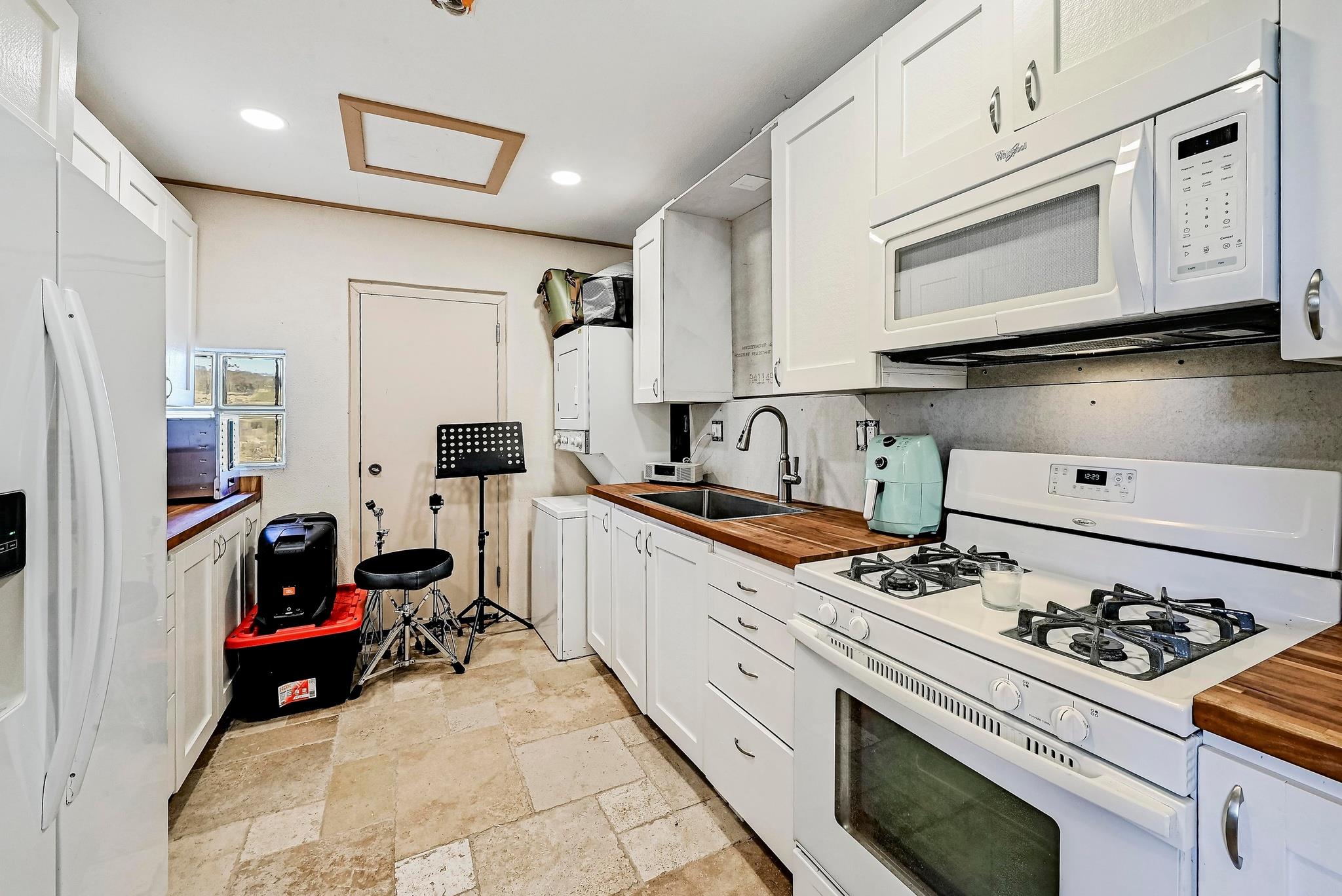 840 Windy Shores Loop, Spicewood, TX 78669