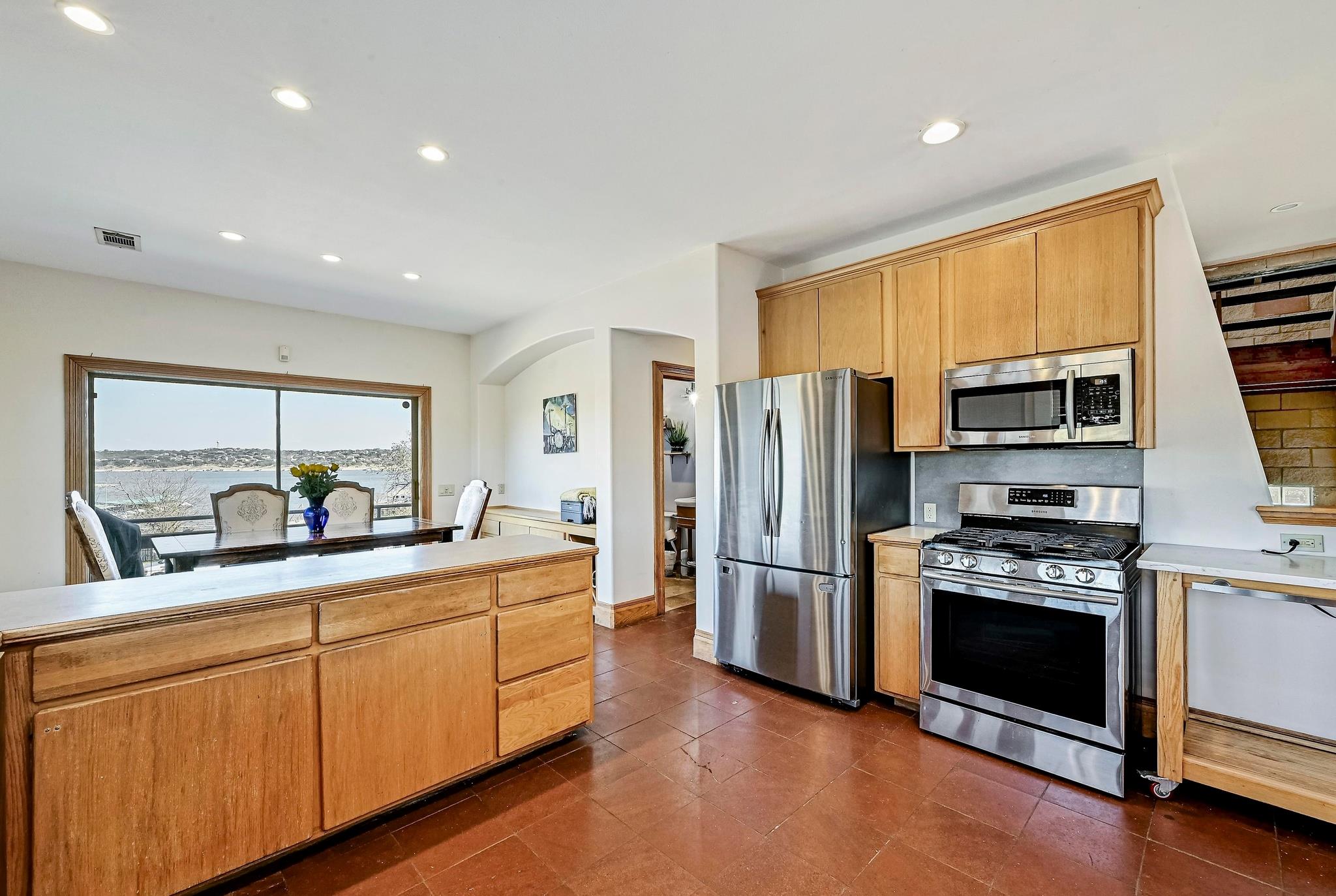 840 Windy Shores Loop, Spicewood, TX 78669