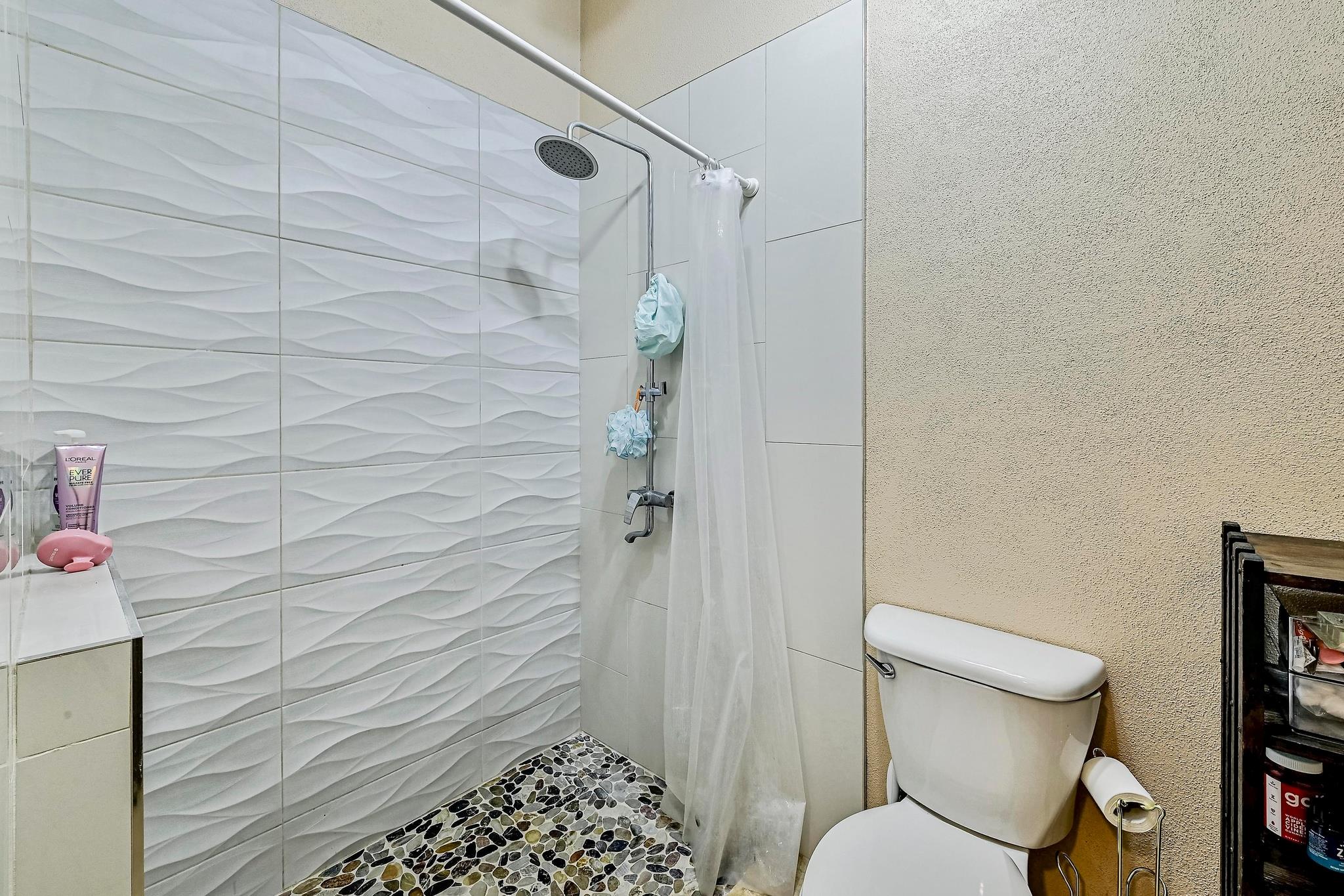 840 Windy Shores Loop, Spicewood, TX 78669