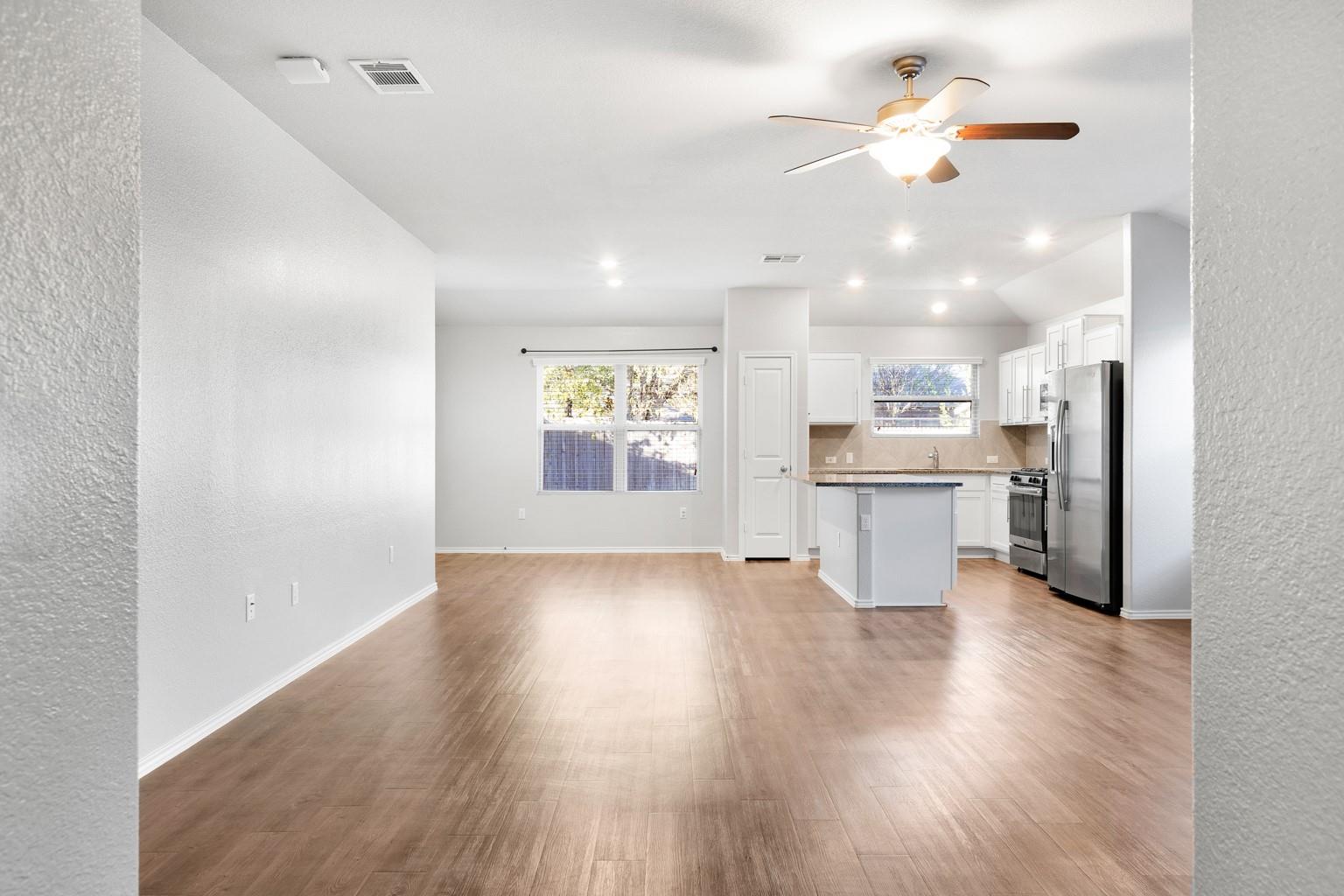 213 Andesite Trl, Buda, TX 78610