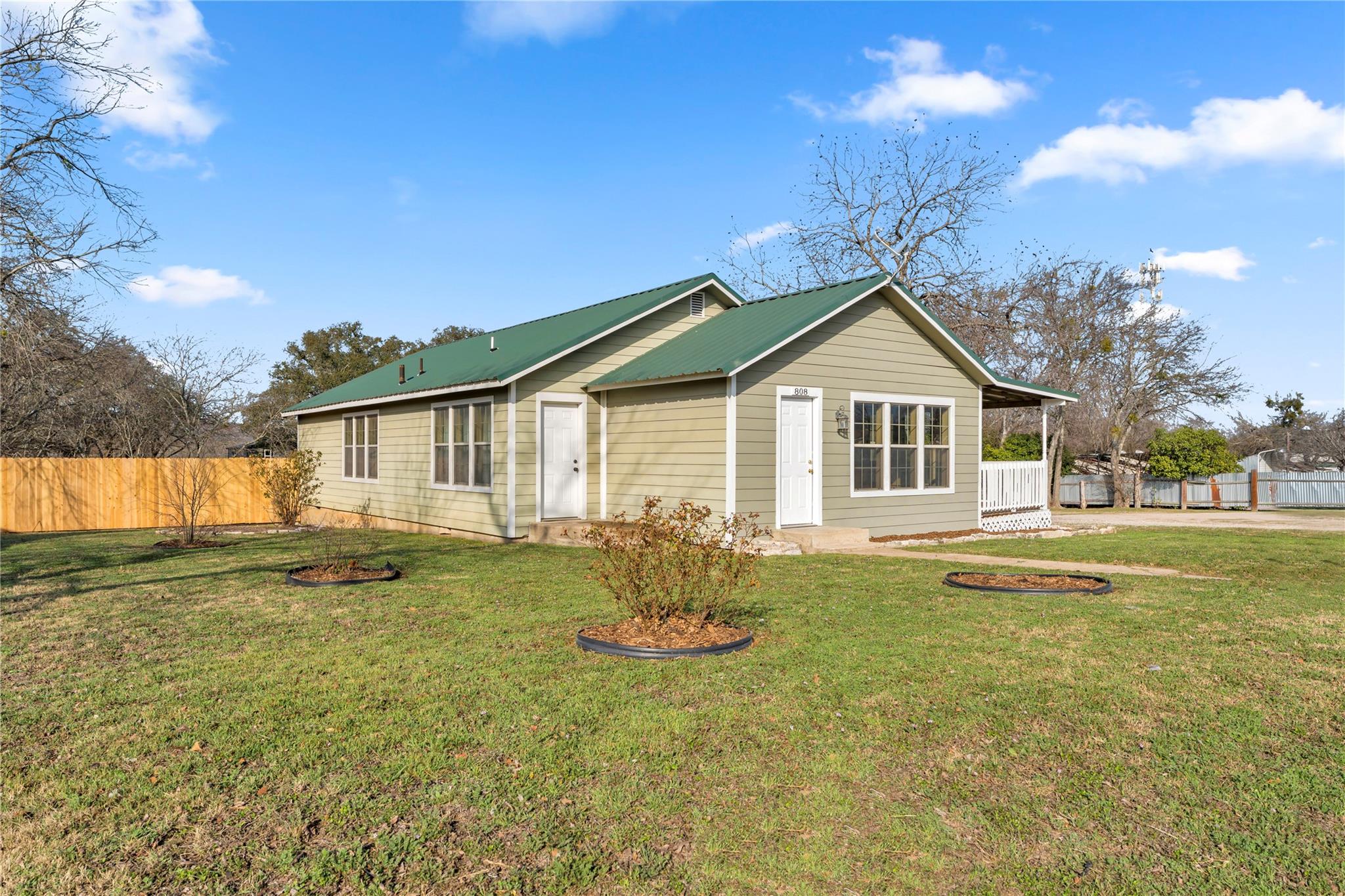 808 N Water St, Burnet, TX 78611