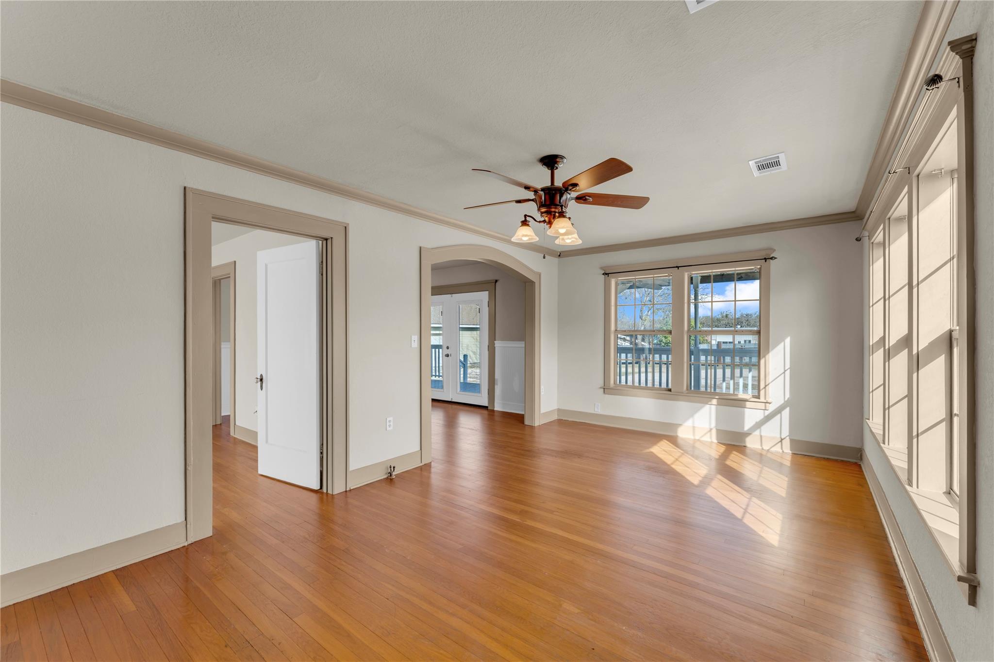 808 N Water St, Burnet, TX 78611