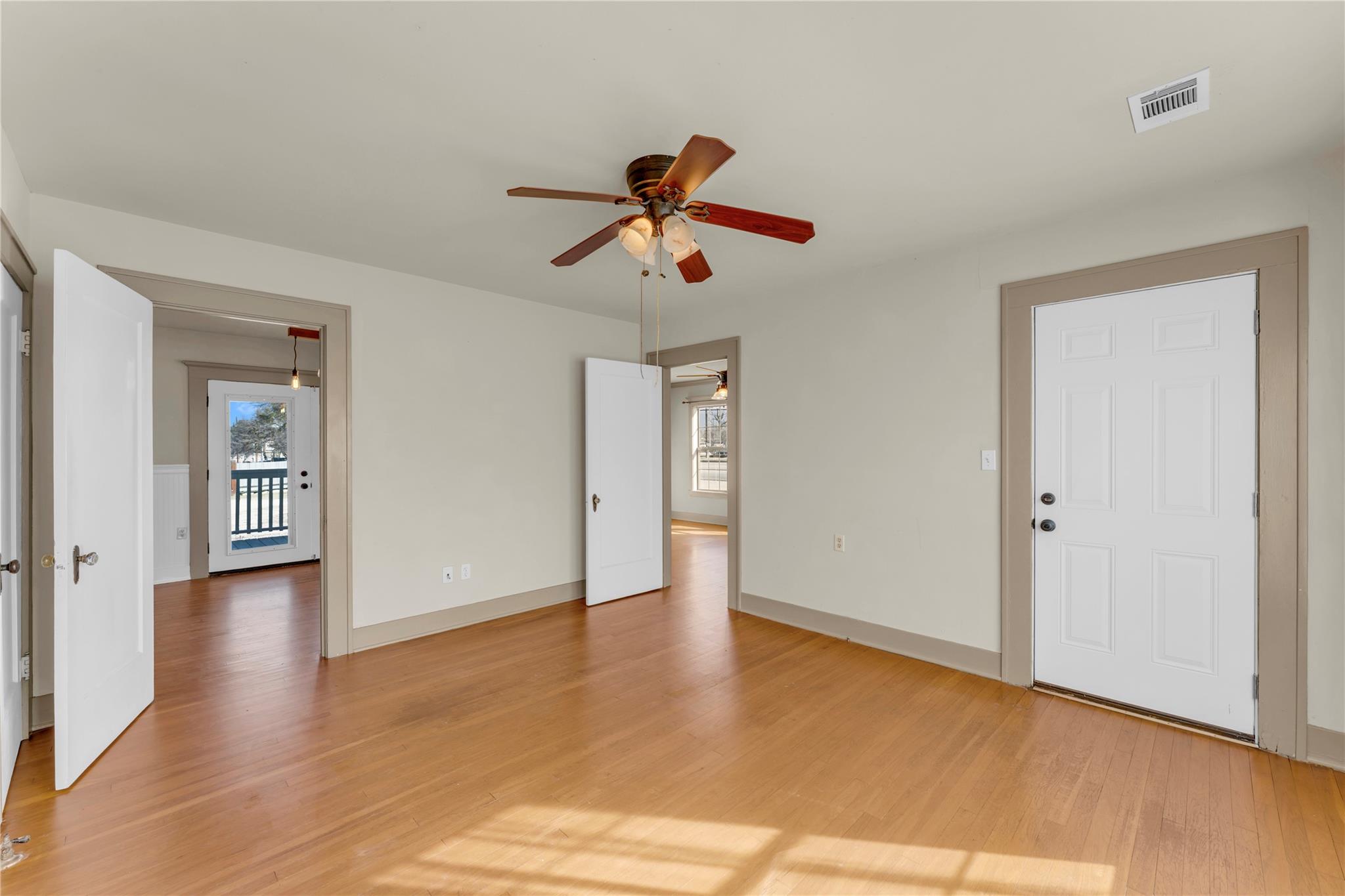 808 N Water St, Burnet, TX 78611