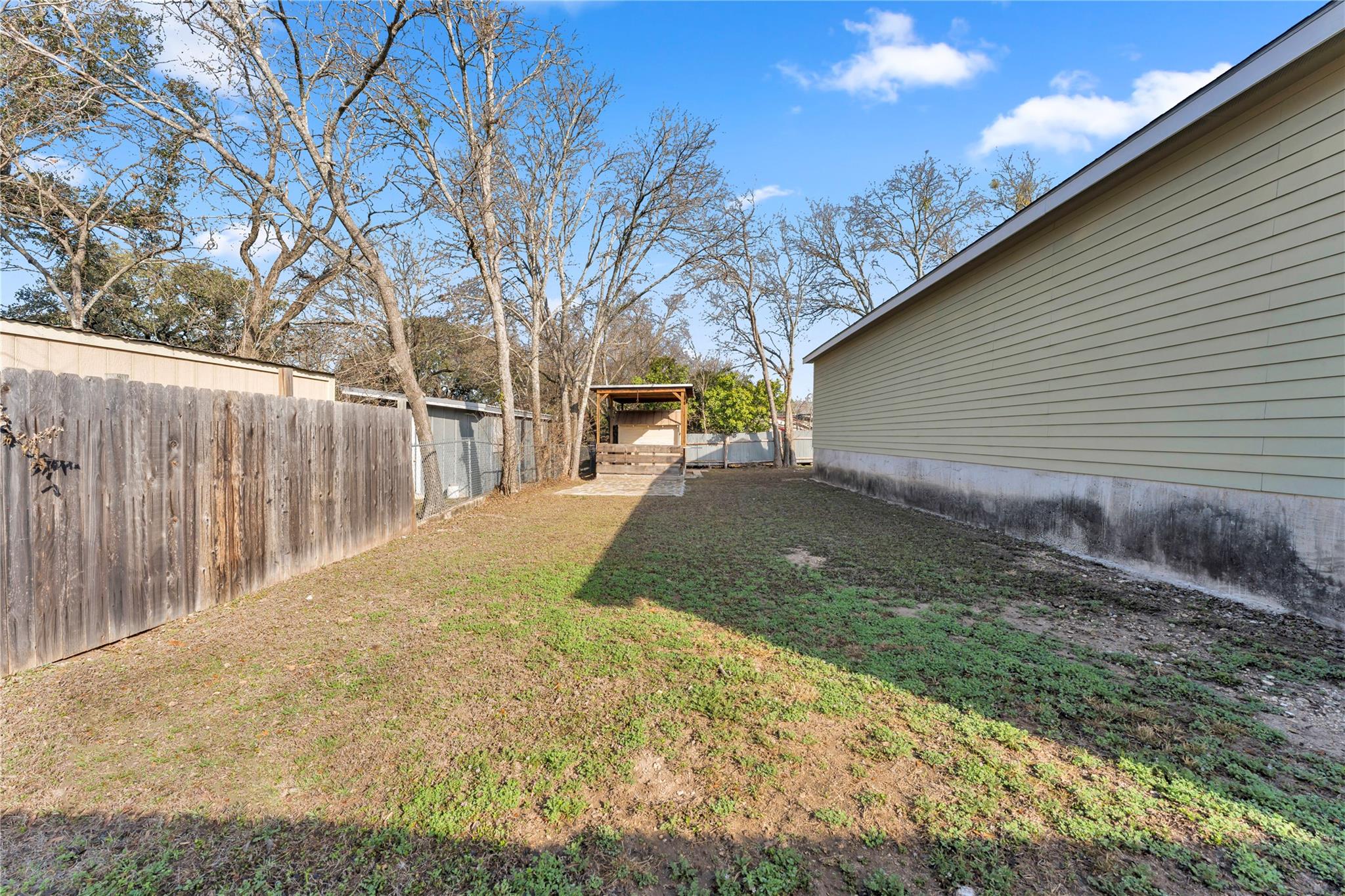 808 N Water St, Burnet, TX 78611