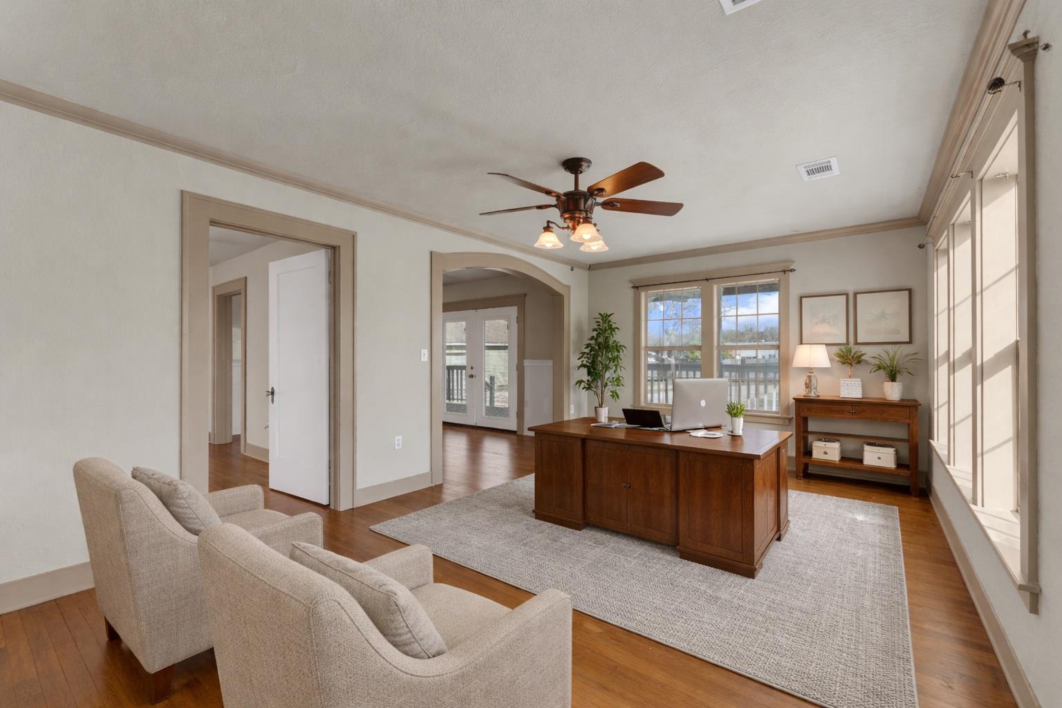 808 N Water St, Burnet, TX 78611